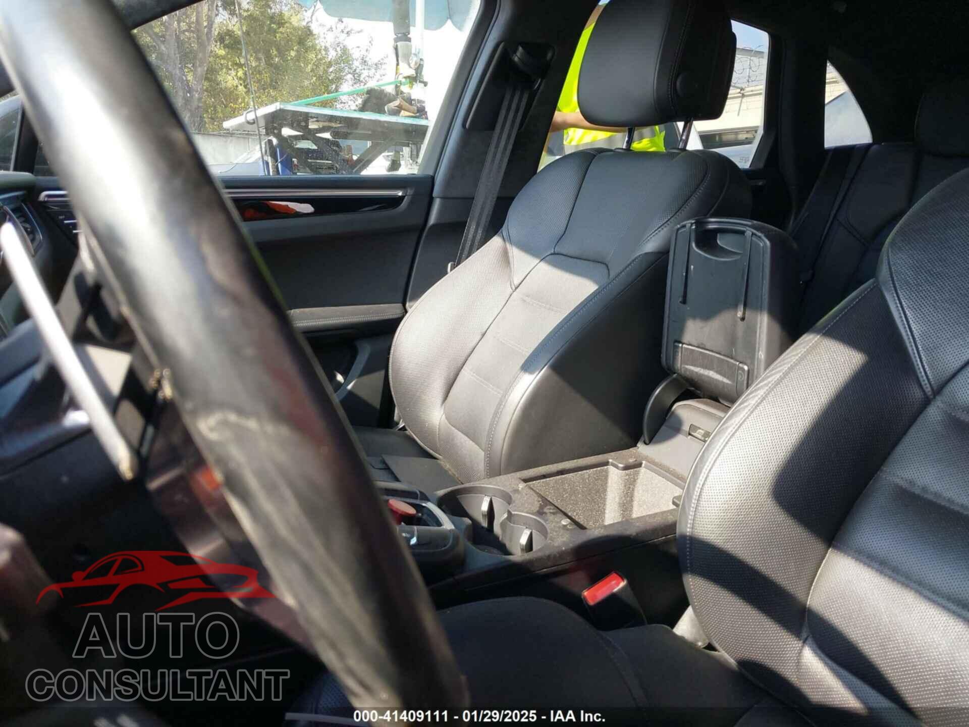 PORSCHE MACAN 2017 - WP1AF2A58HLB62038