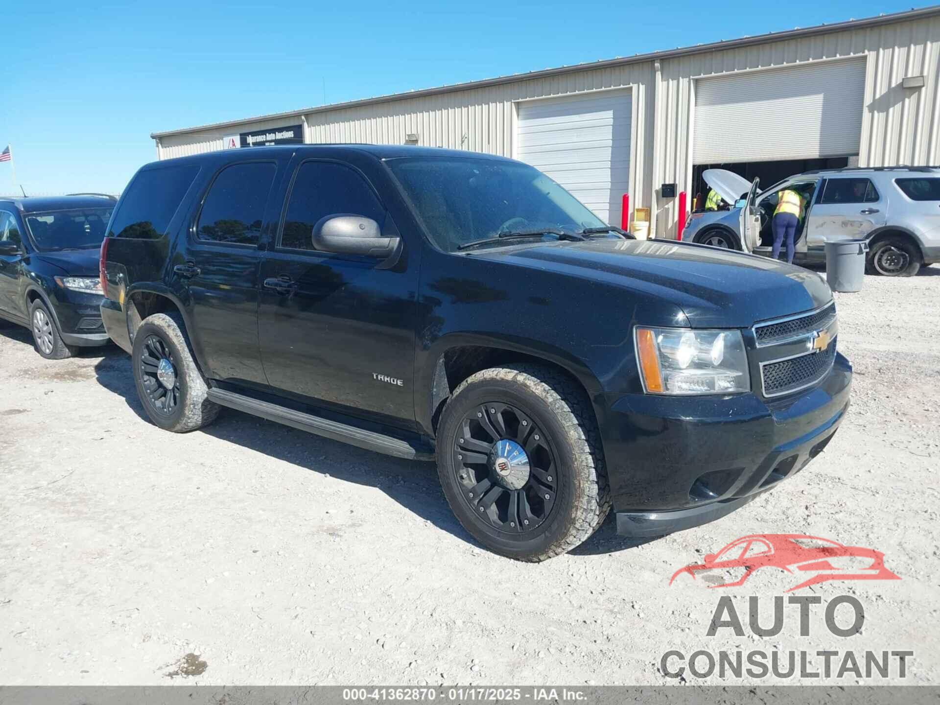 CHEVROLET TAHOE 2013 - 1GNLC2E04DR306359