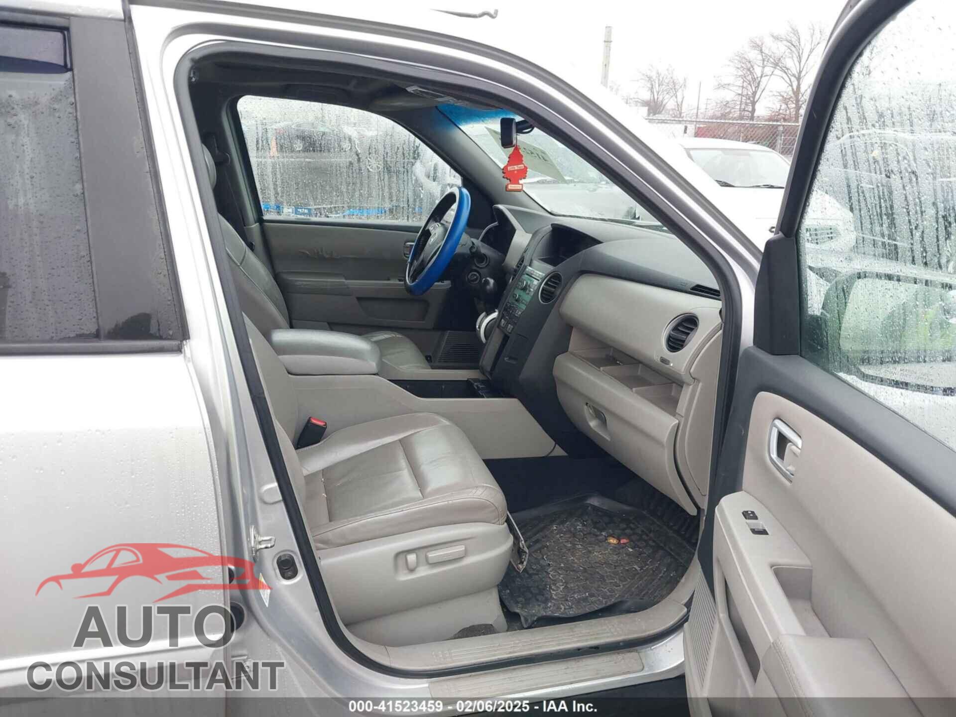 HONDA PILOT 2011 - 5FNYF4H52BB017931