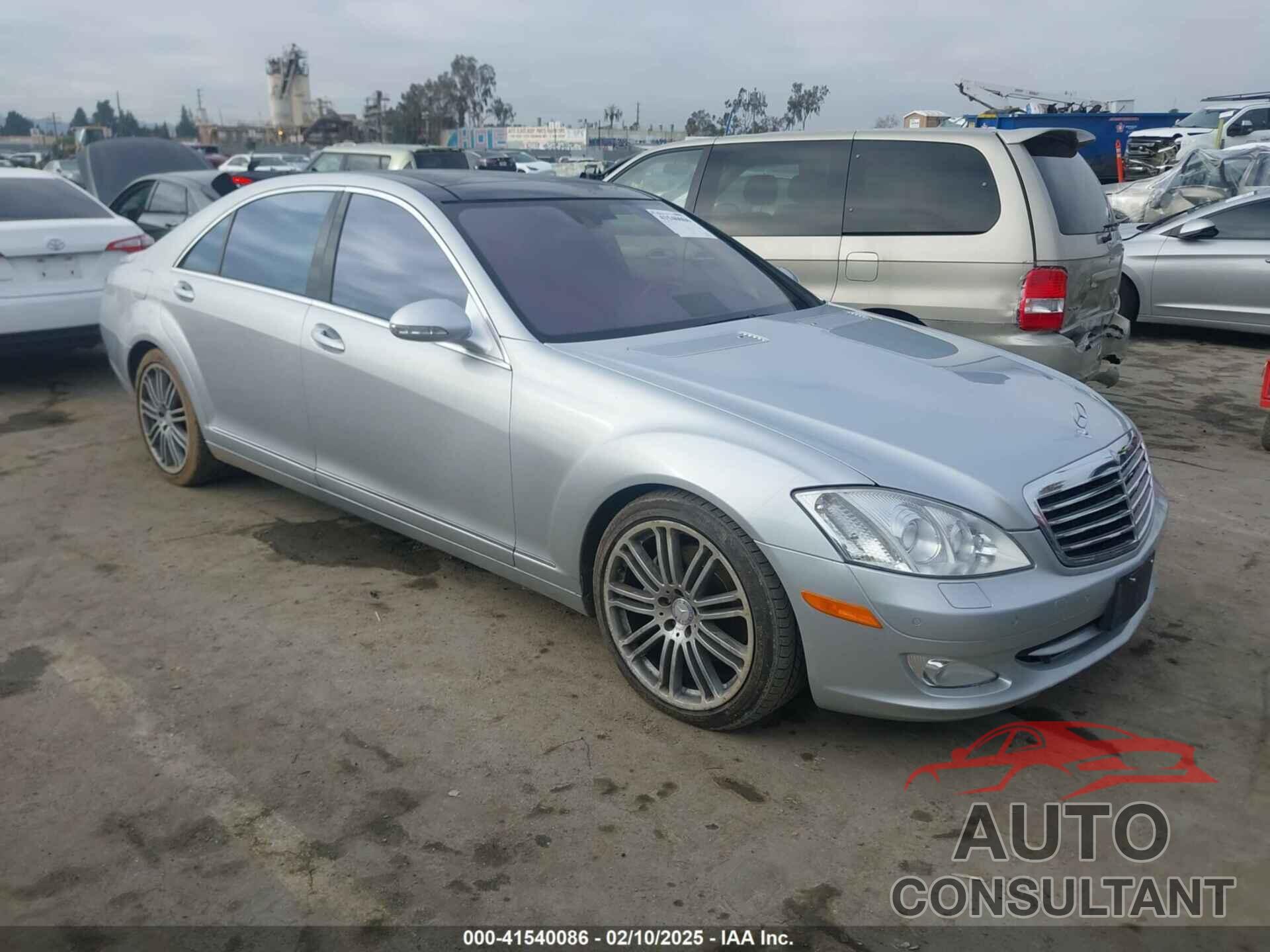 MERCEDES-BENZ S 550 2009 - WDDNG71XX9A273403