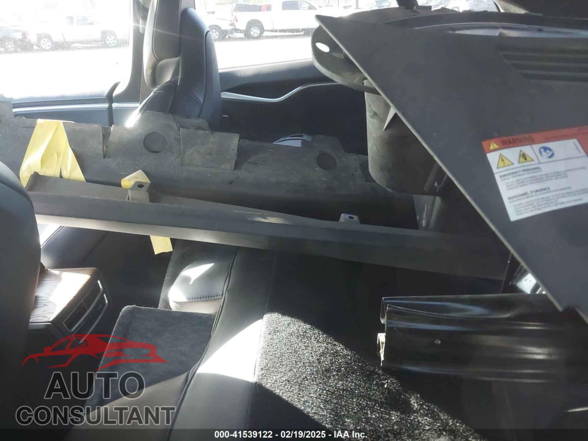 TESLA MODEL S 2017 - 5YJSA1E12HF204700