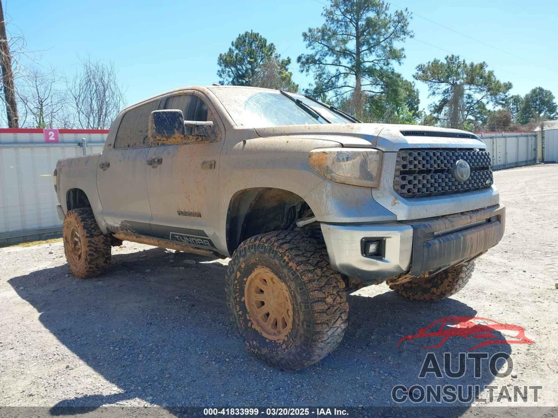 TOYOTA TUNDRA 2019 - 5TFDW5F18KX804182