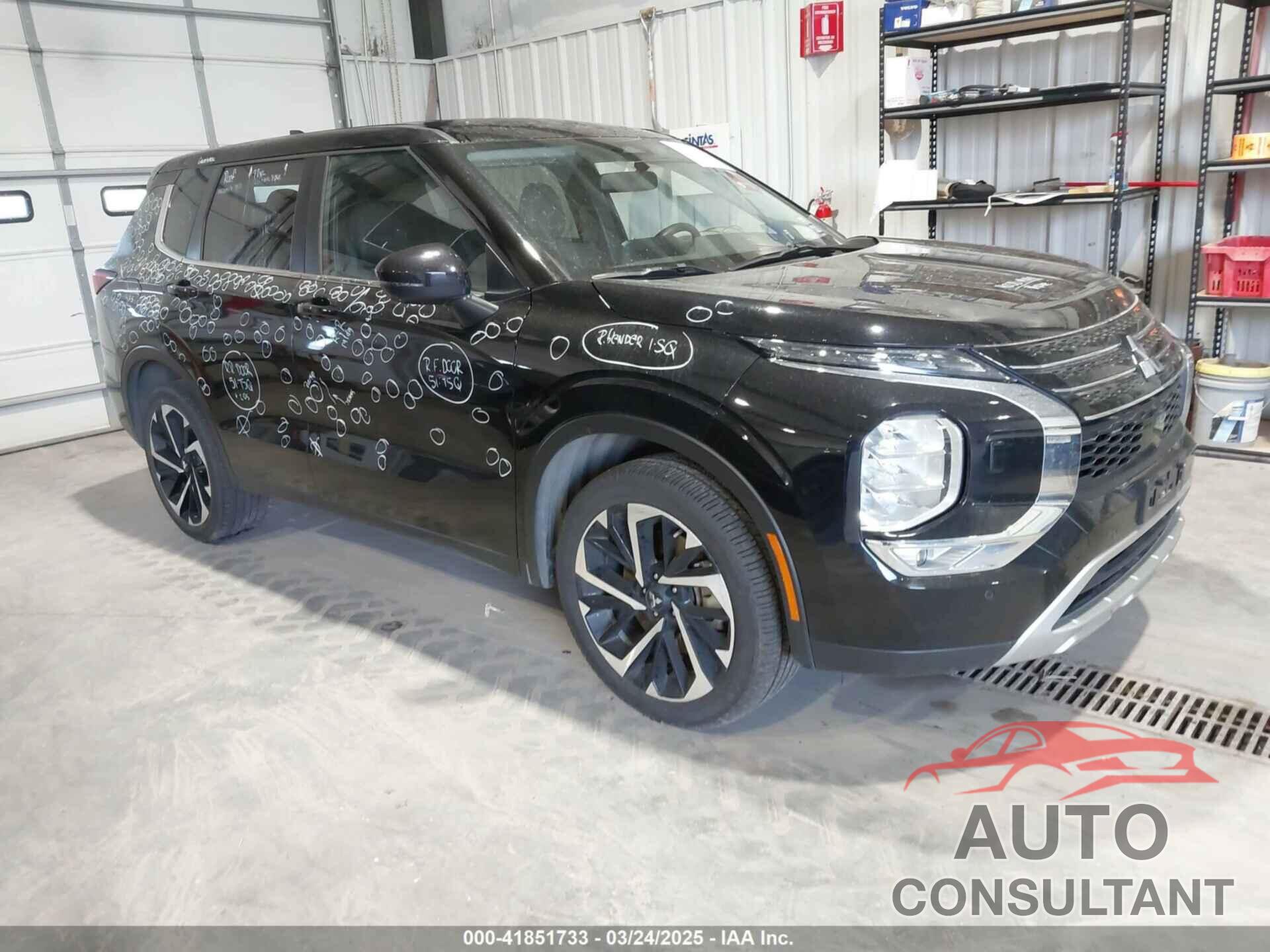 MITSUBISHI OUTLANDER 2024 - JA4J4VA82RZ013815