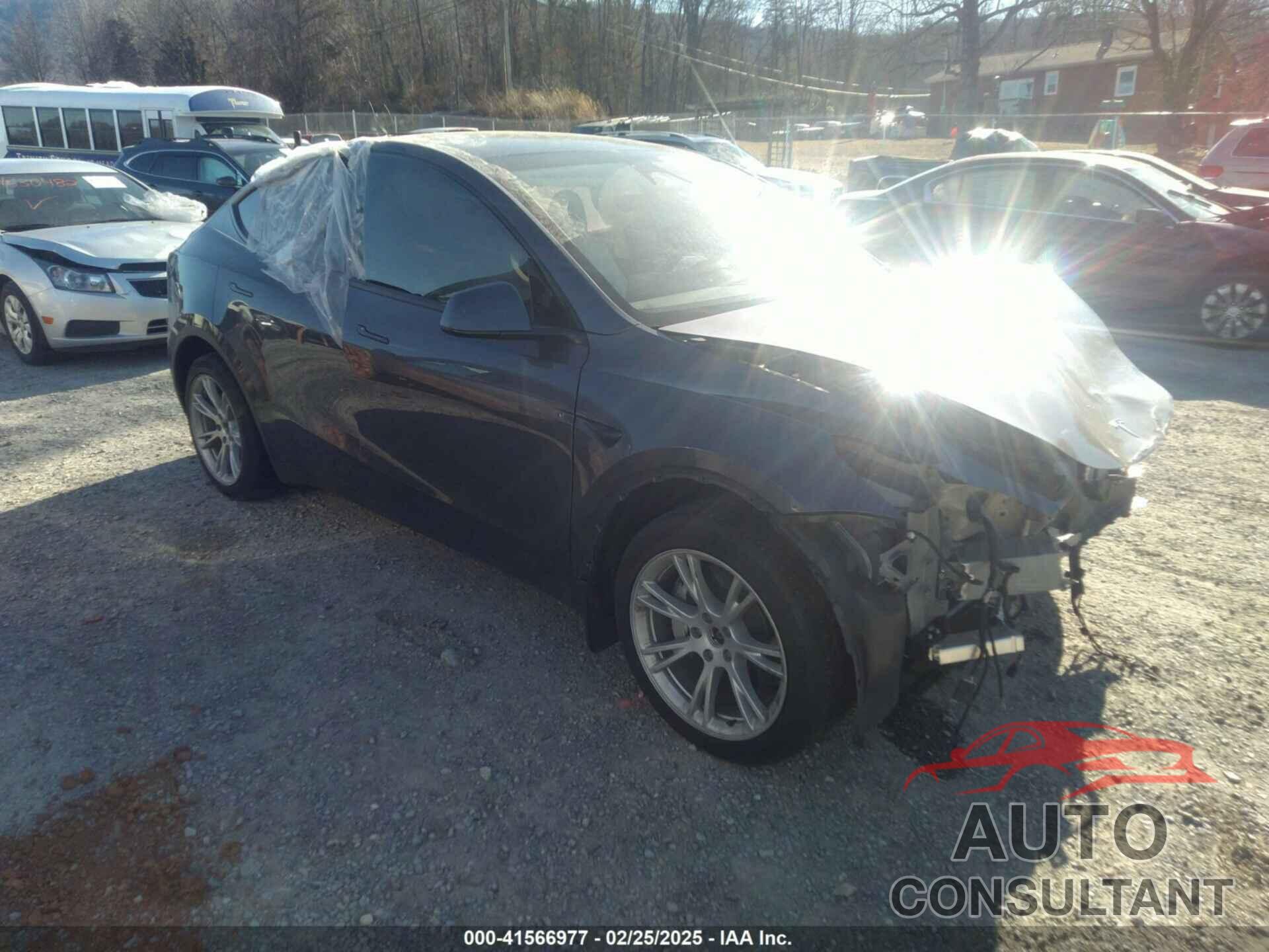 TESLA MODEL Y 2023 - 7SAYGDEE0PF877290
