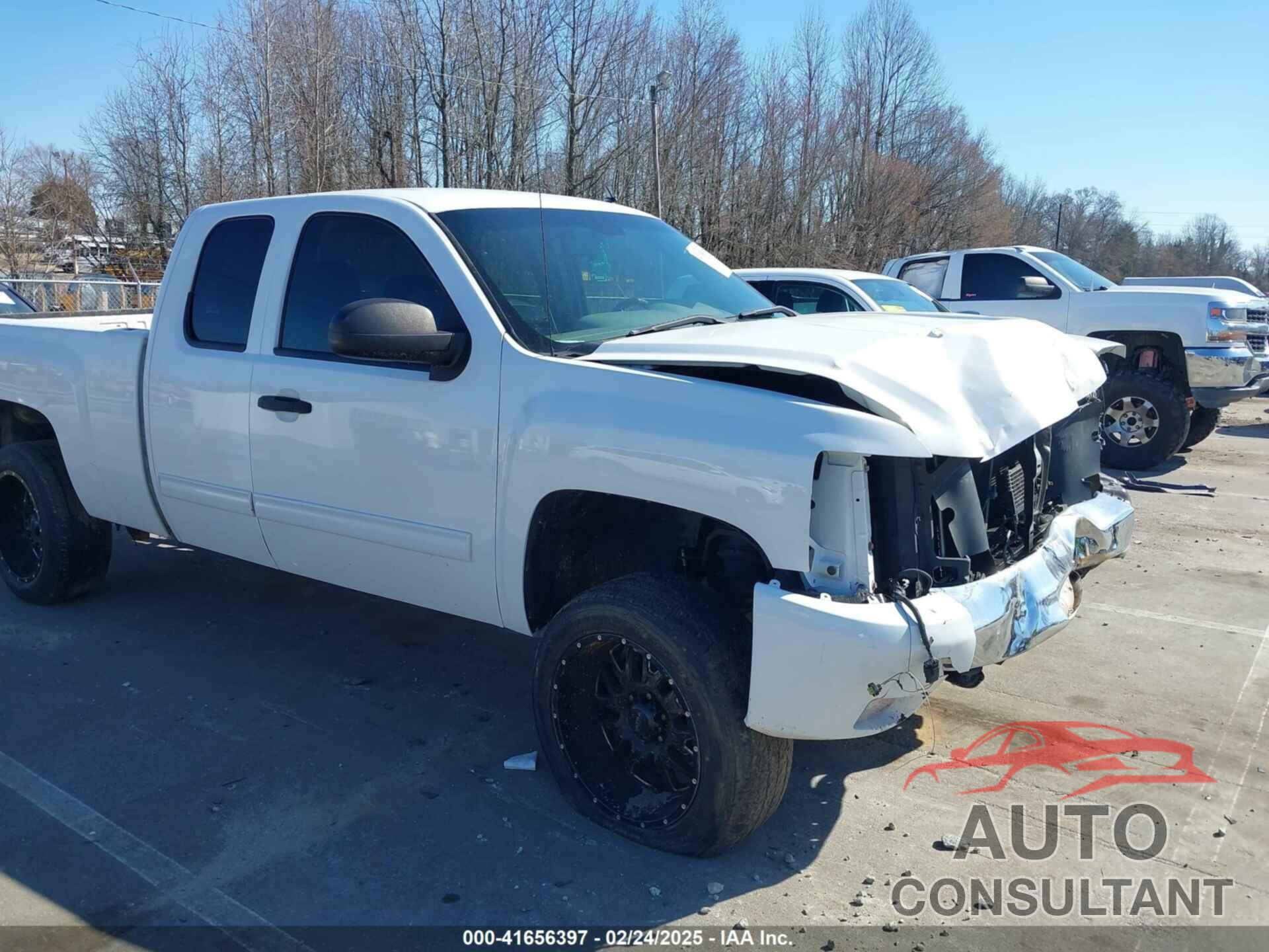 CHEVROLET SILVERADO 1500 2010 - 1GCSCREA3AZ240775