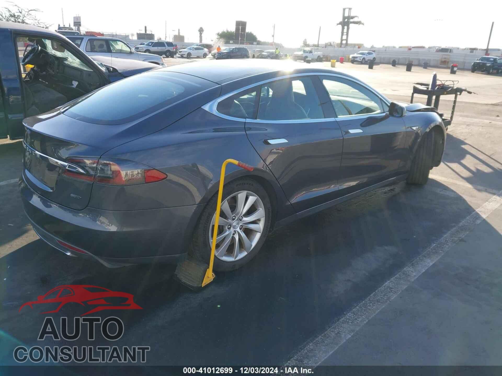 TESLA MODEL S 2015 - 5YJSA1E21FF114556