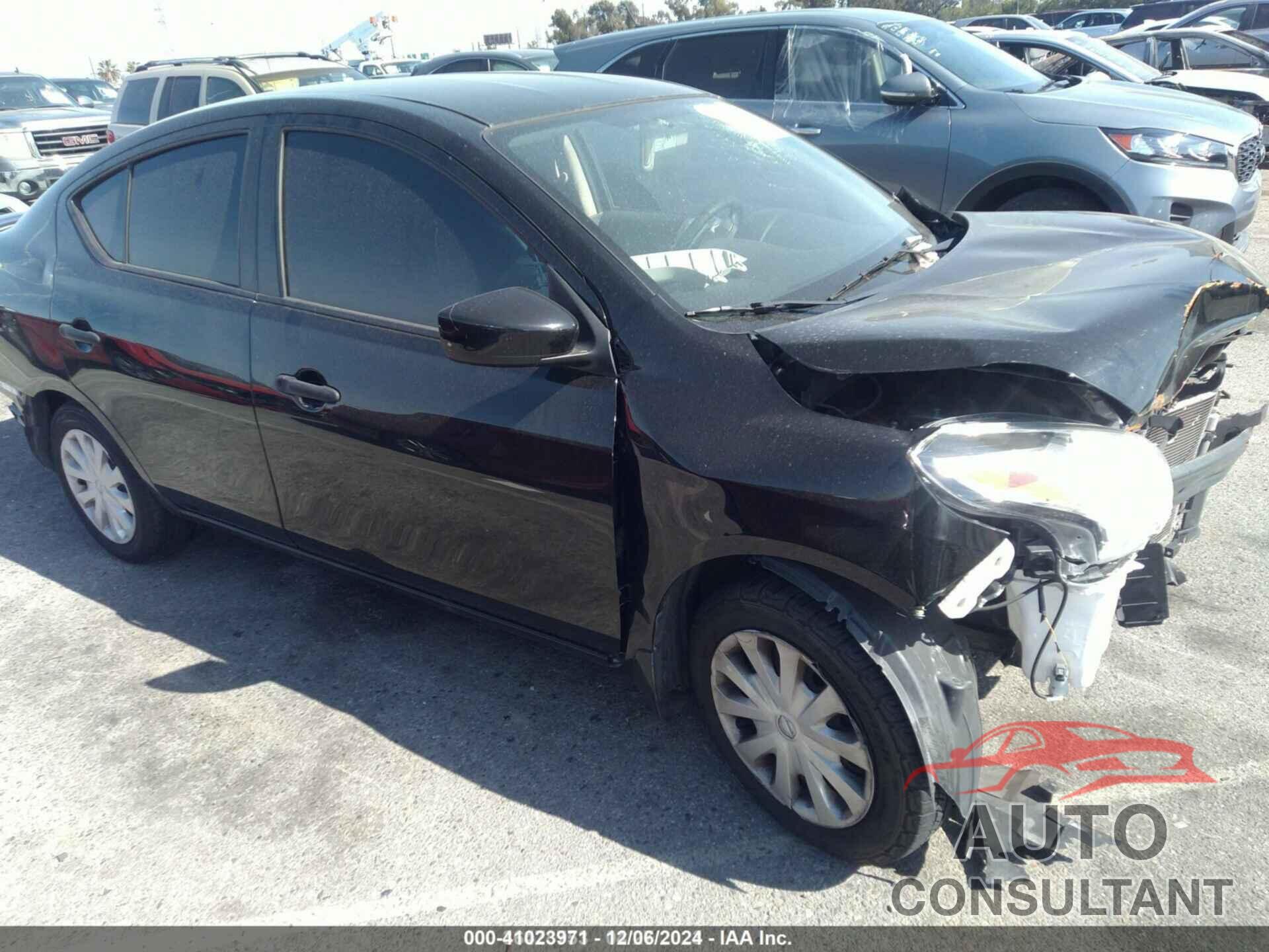 NISSAN VERSA 2019 - 3N1CN7AP8KL827532