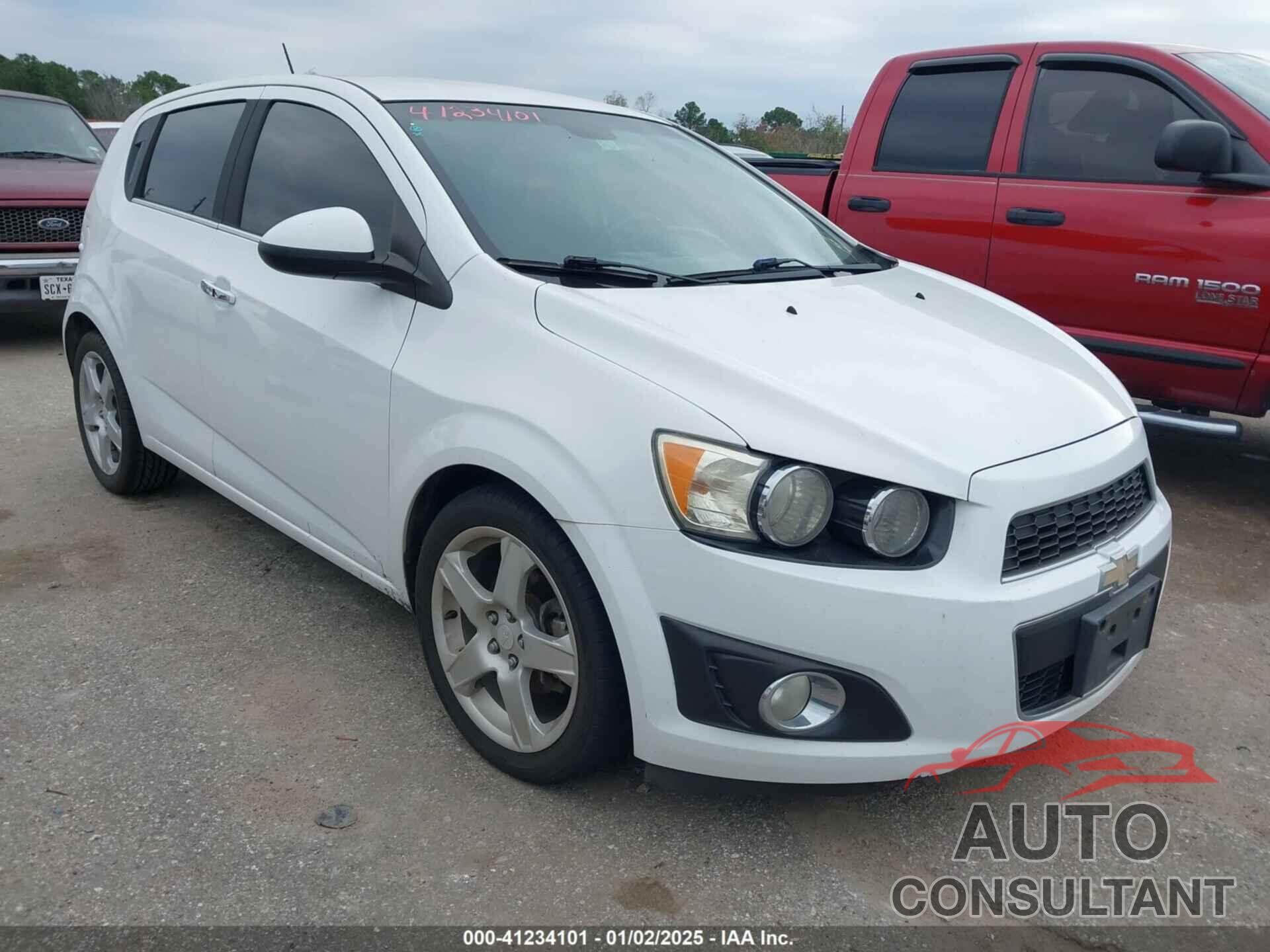 CHEVROLET SONIC 2015 - 1G1JE6SB7F4108424