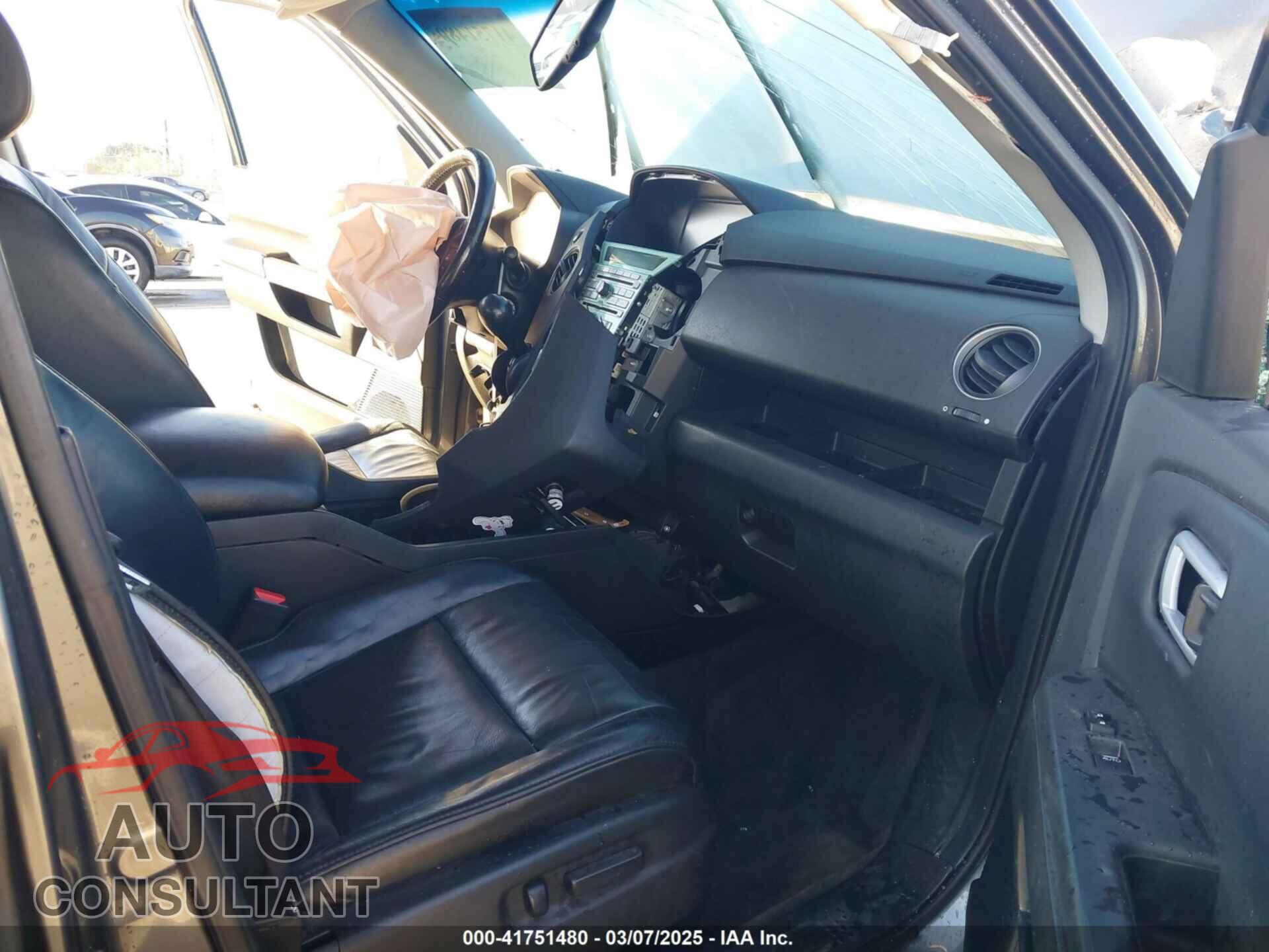 HONDA PILOT 2011 - 5FNYF3H95BB036809