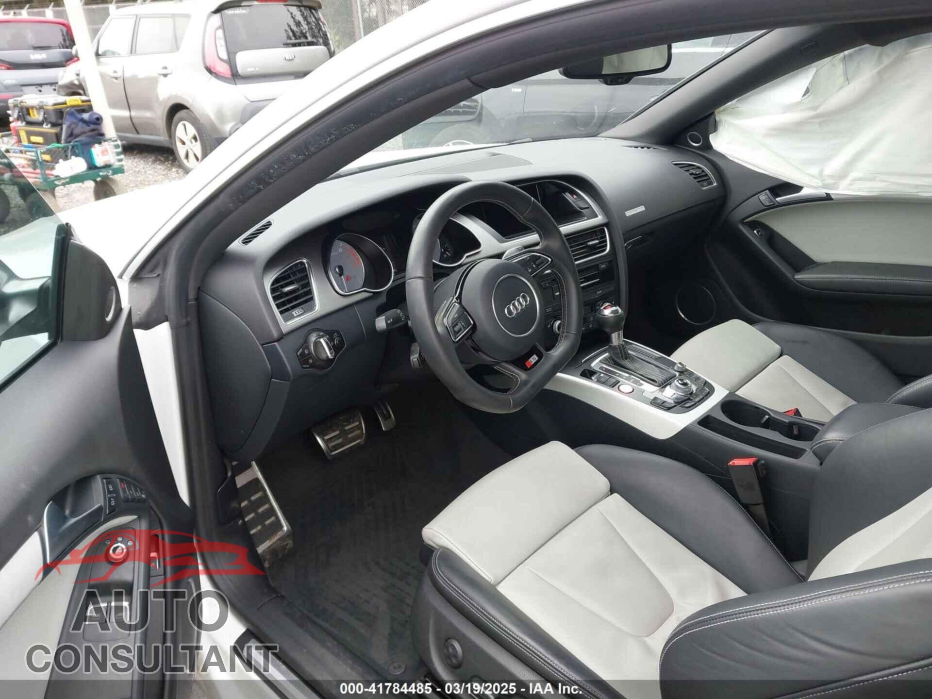 AUDI S5 2014 - WAUCGAFR6EA008400