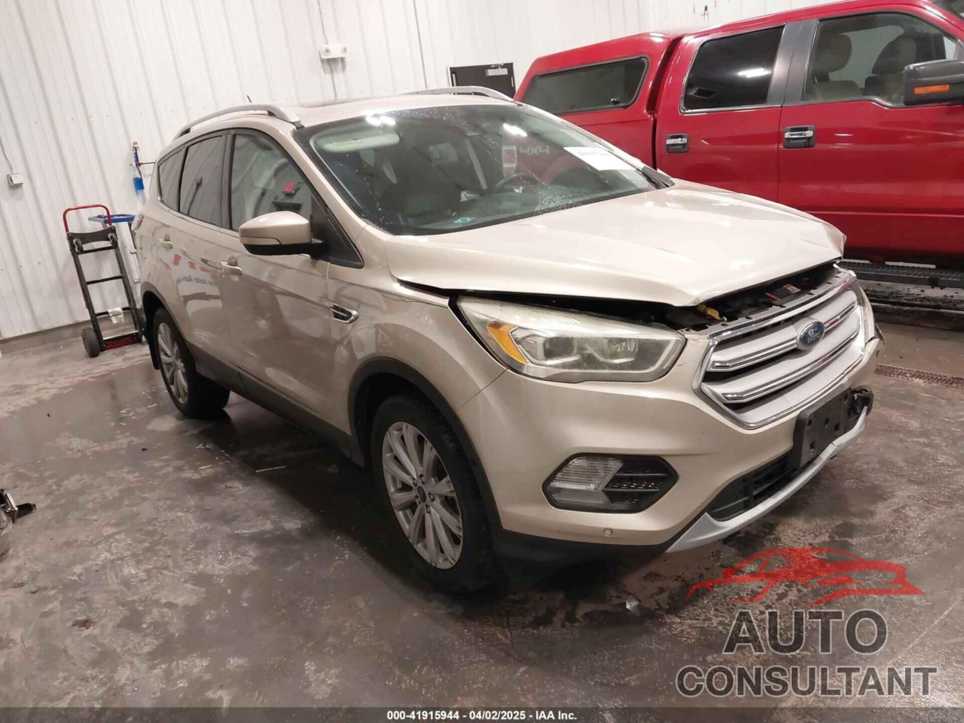 FORD ESCAPE 2018 - 1FMCU9J91JUA06236