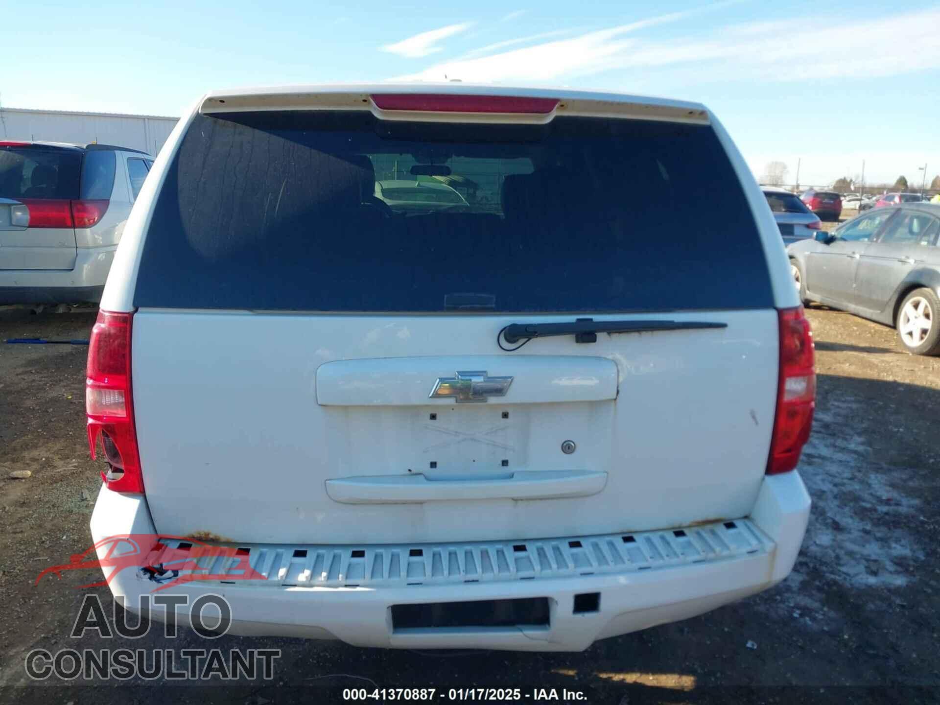 CHEVROLET TAHOE 2011 - 1GNLC2E01BR175260