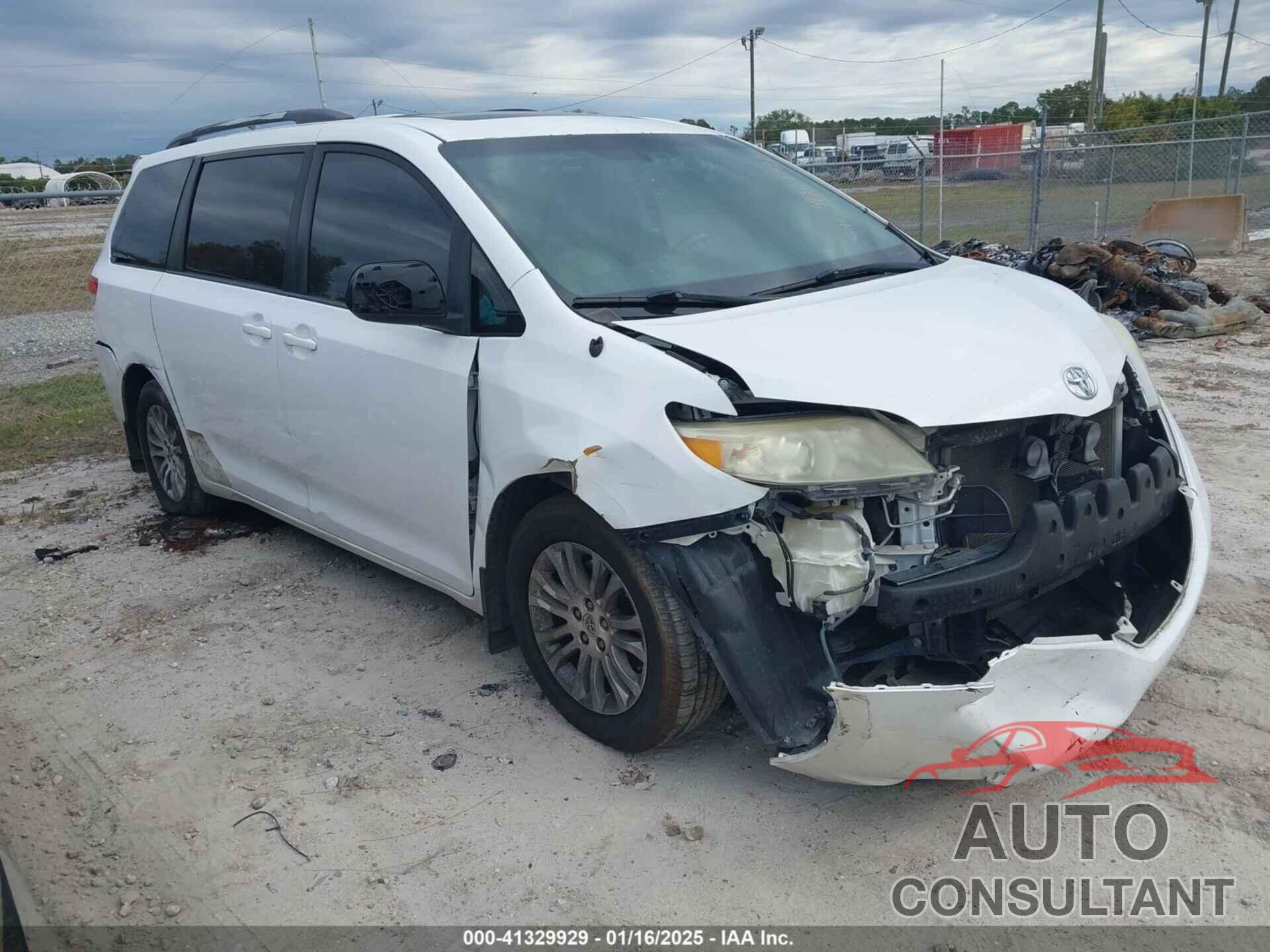 TOYOTA SIENNA 2013 - 5TDYK3DC2DS347500