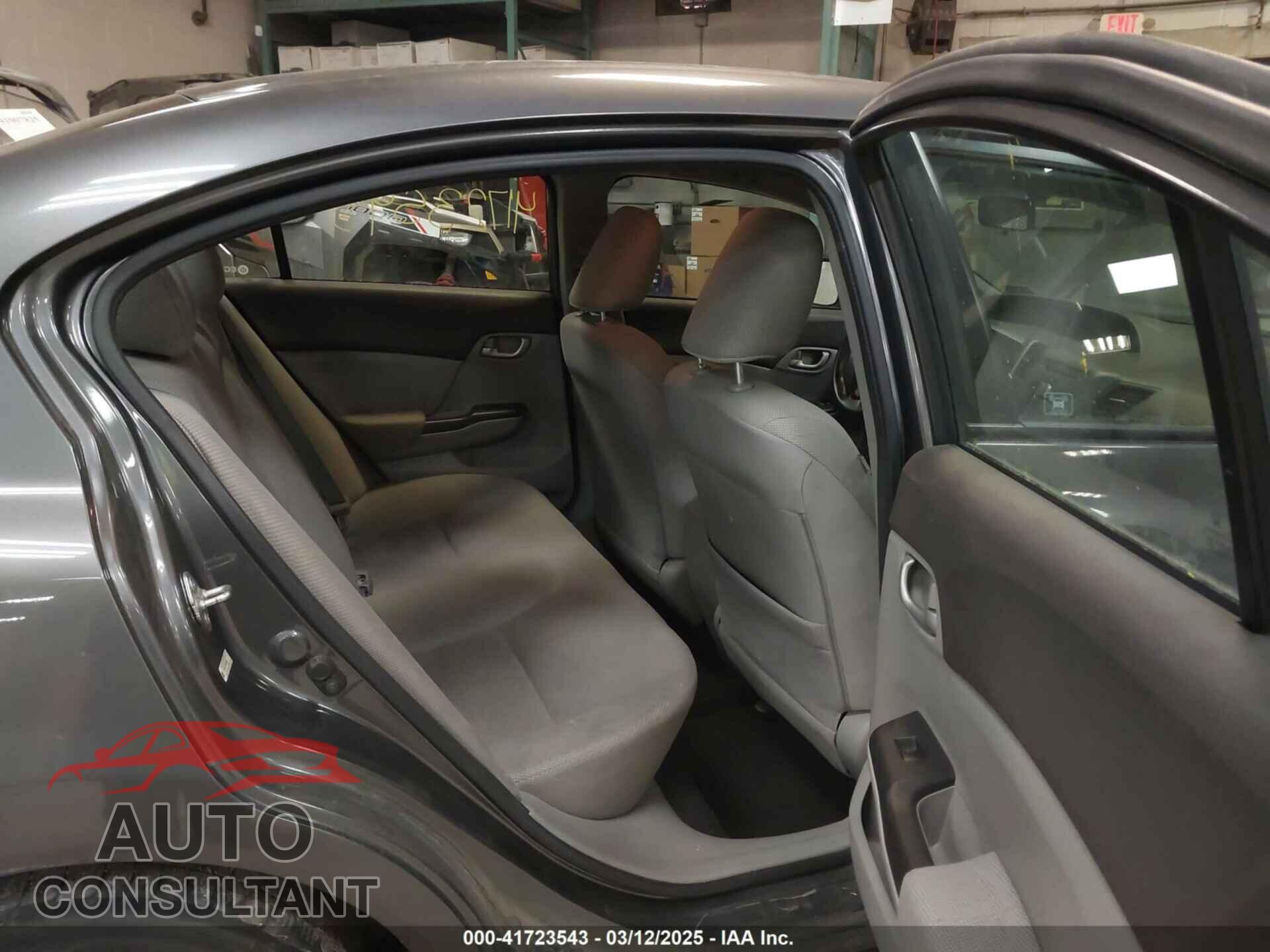 HONDA CIVIC 2012 - 2HGFB2F57CH566936