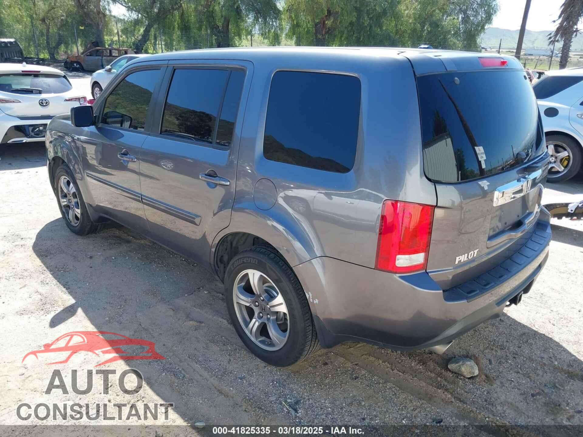HONDA PILOT 2015 - 5FNYF4H39FB063812