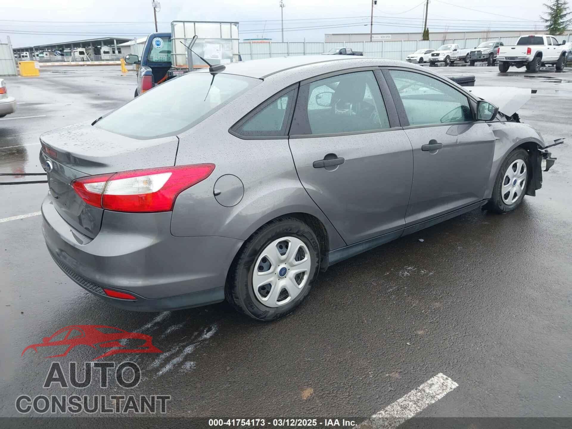 FORD FOCUS 2014 - 1FADP3E24EL211433