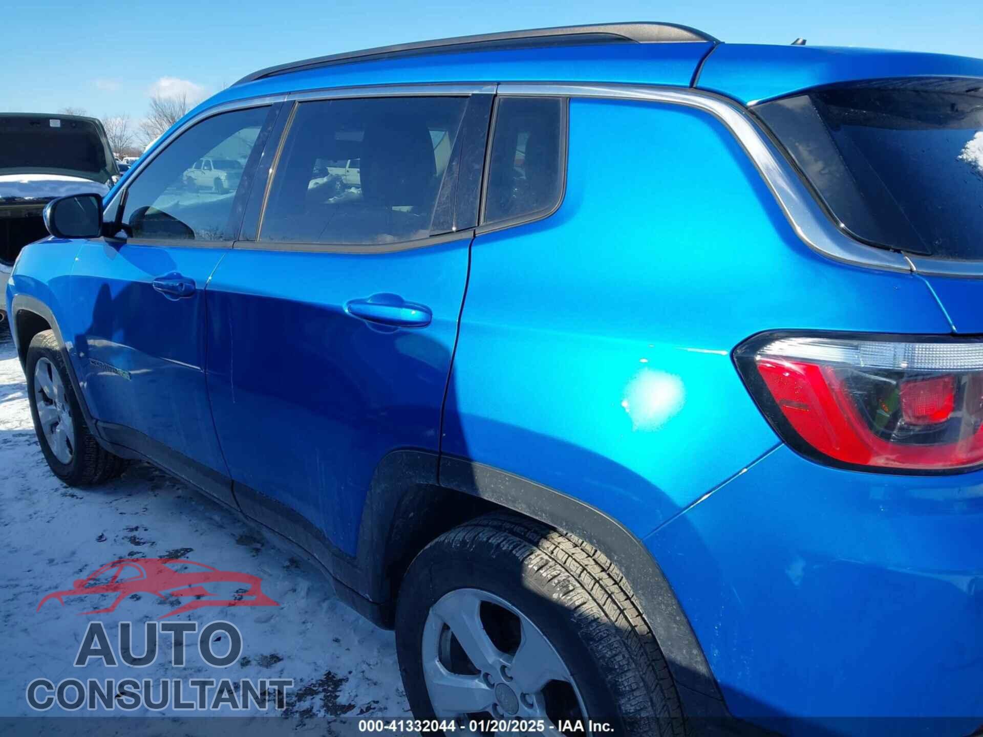 JEEP COMPASS 2018 - 3C4NJDBB2JT270277