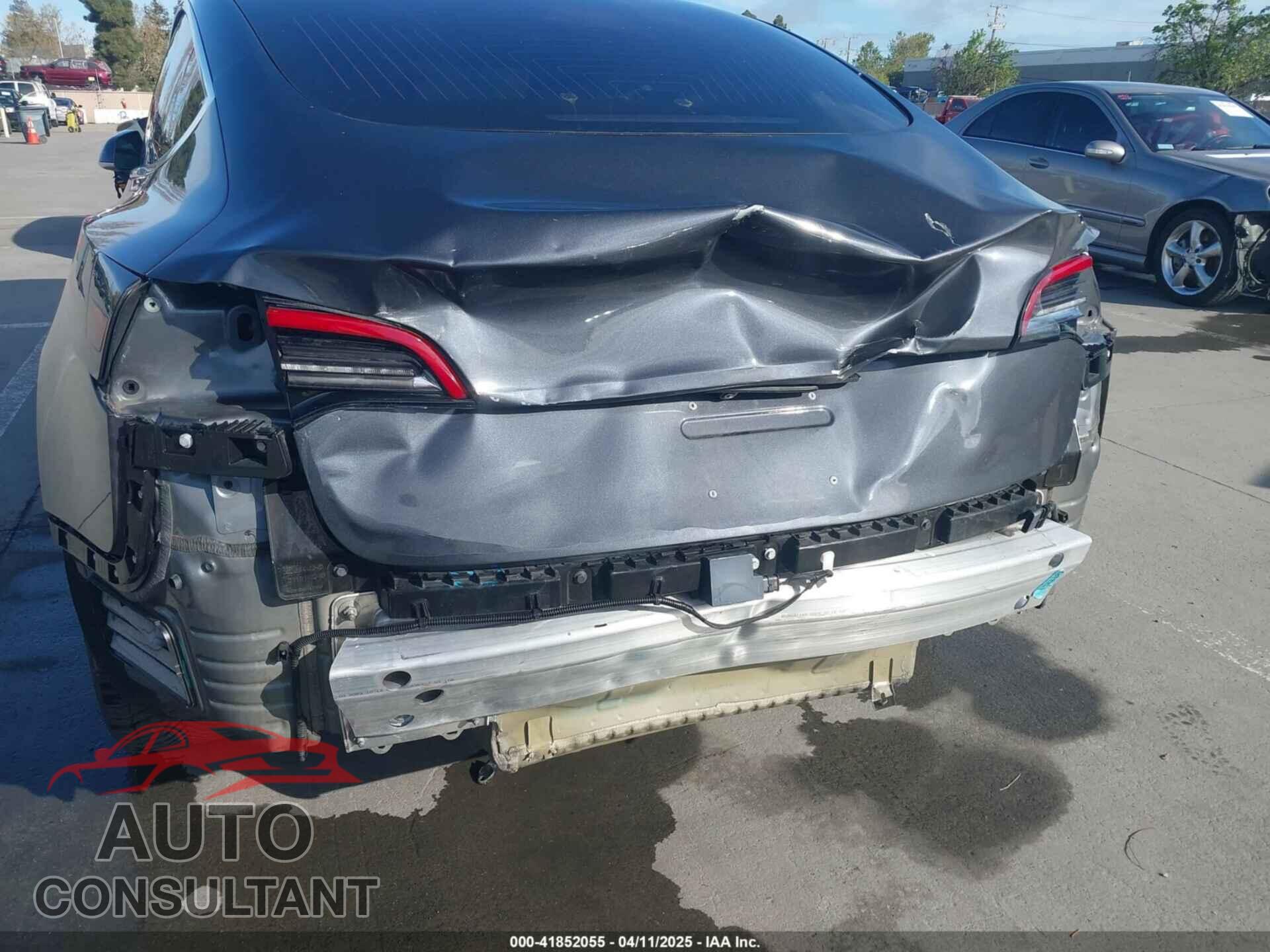 TESLA MODEL 3 2018 - 5YJ3E1EA5JF020009