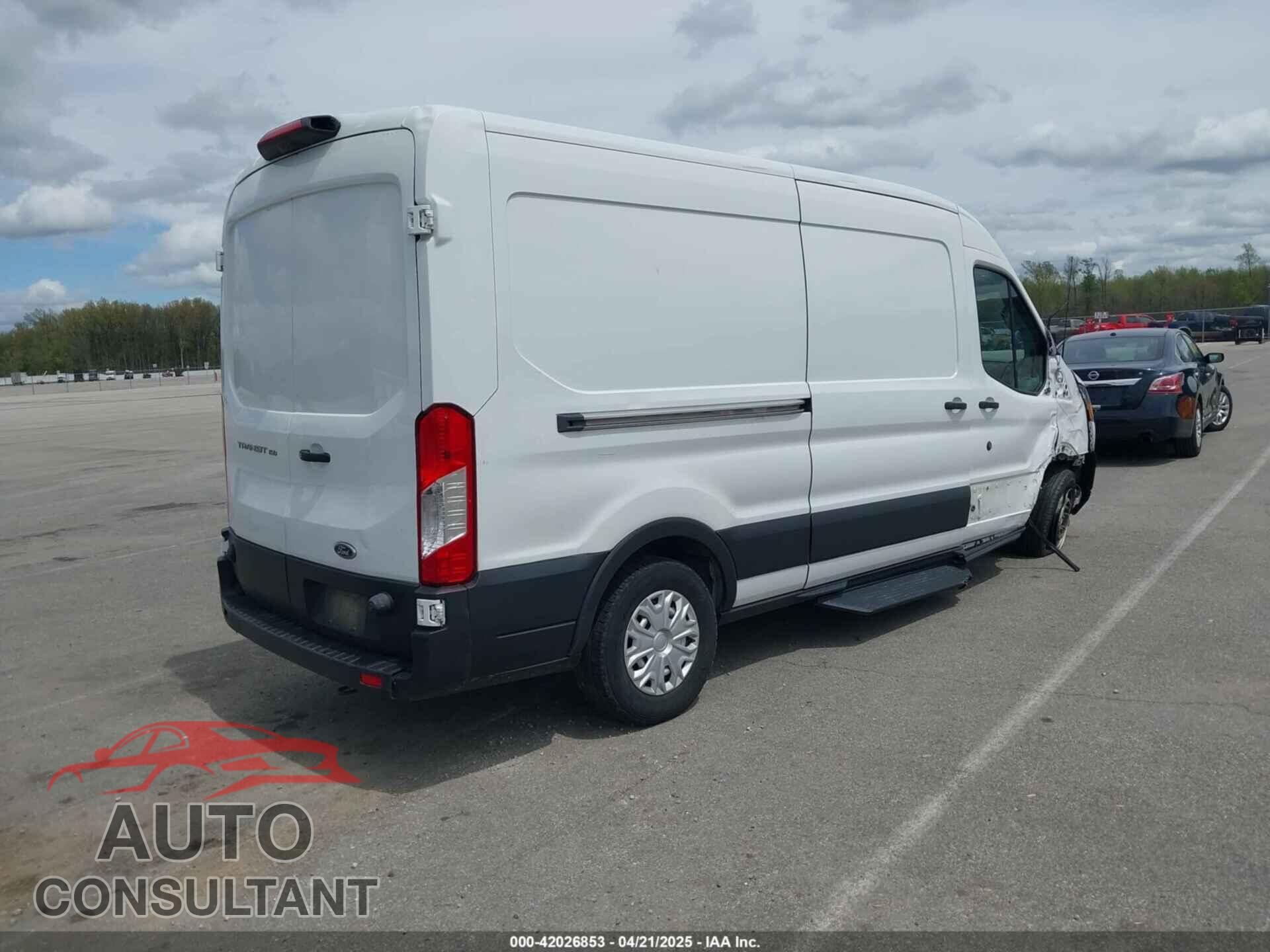 FORD TRANSIT-150 2019 - 1FTYE2CM2KKB21876
