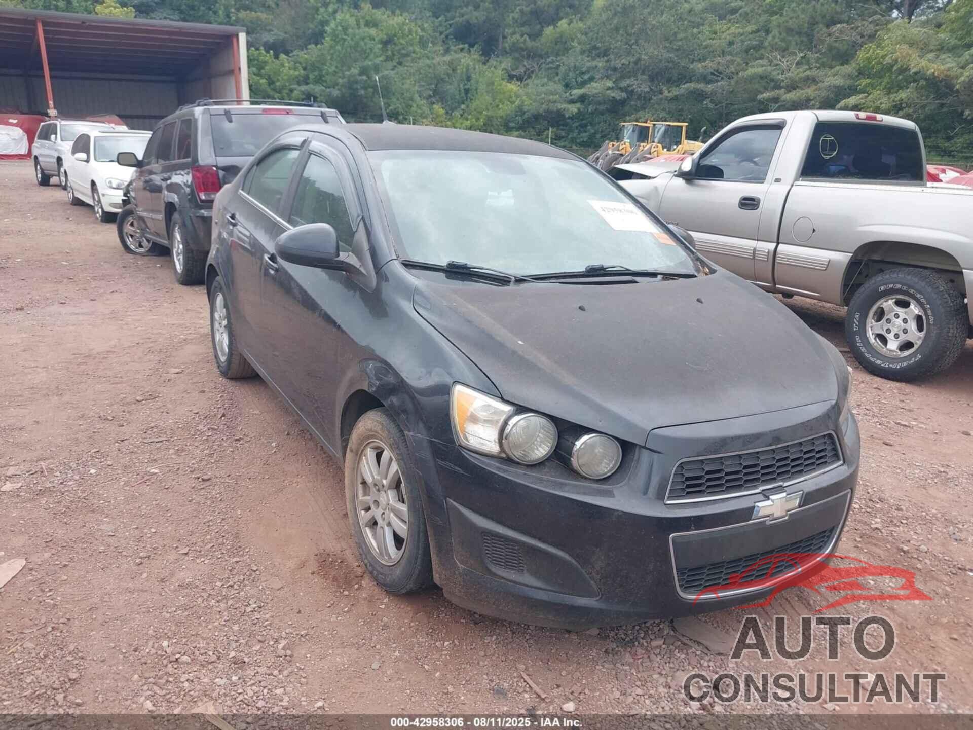 CHEVROLET SONIC 2013 - 1G1JC5SH7D4239533
