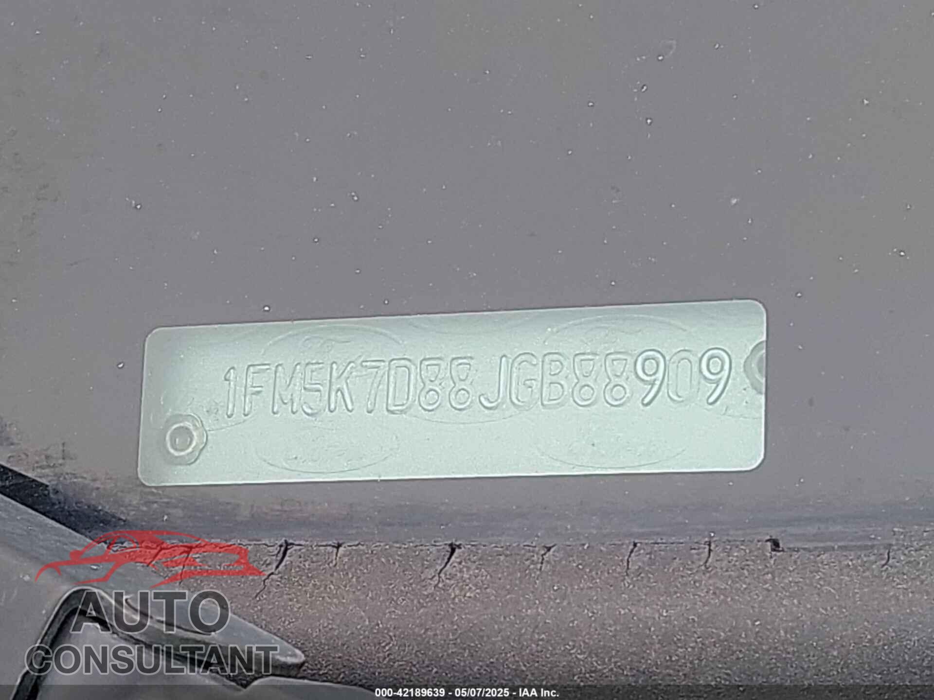 FORD EXPLORER 2018 - 1FM5K7D88JGB88909