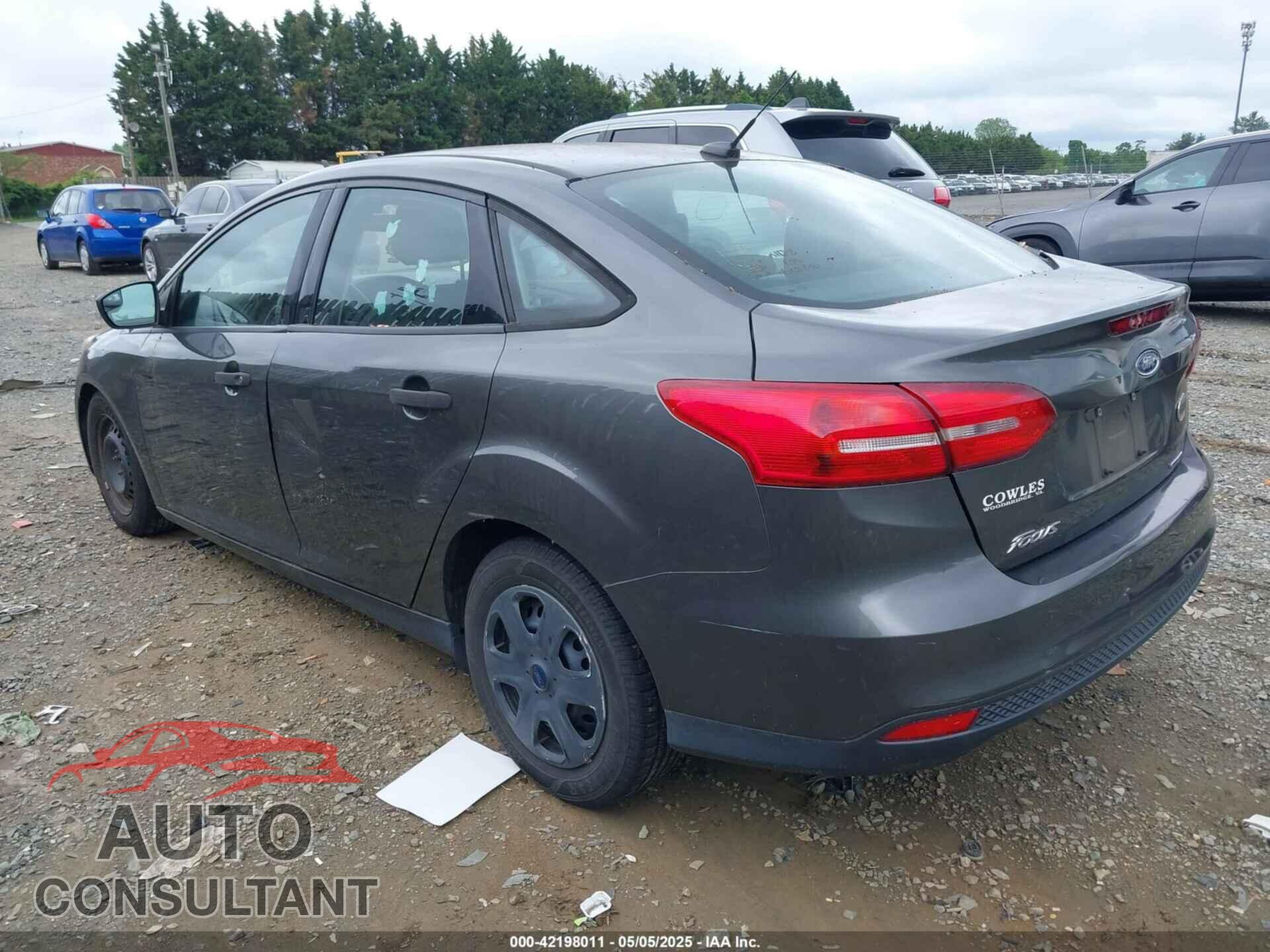 FORD FOCUS 2015 - 1FADP3E26FL304861