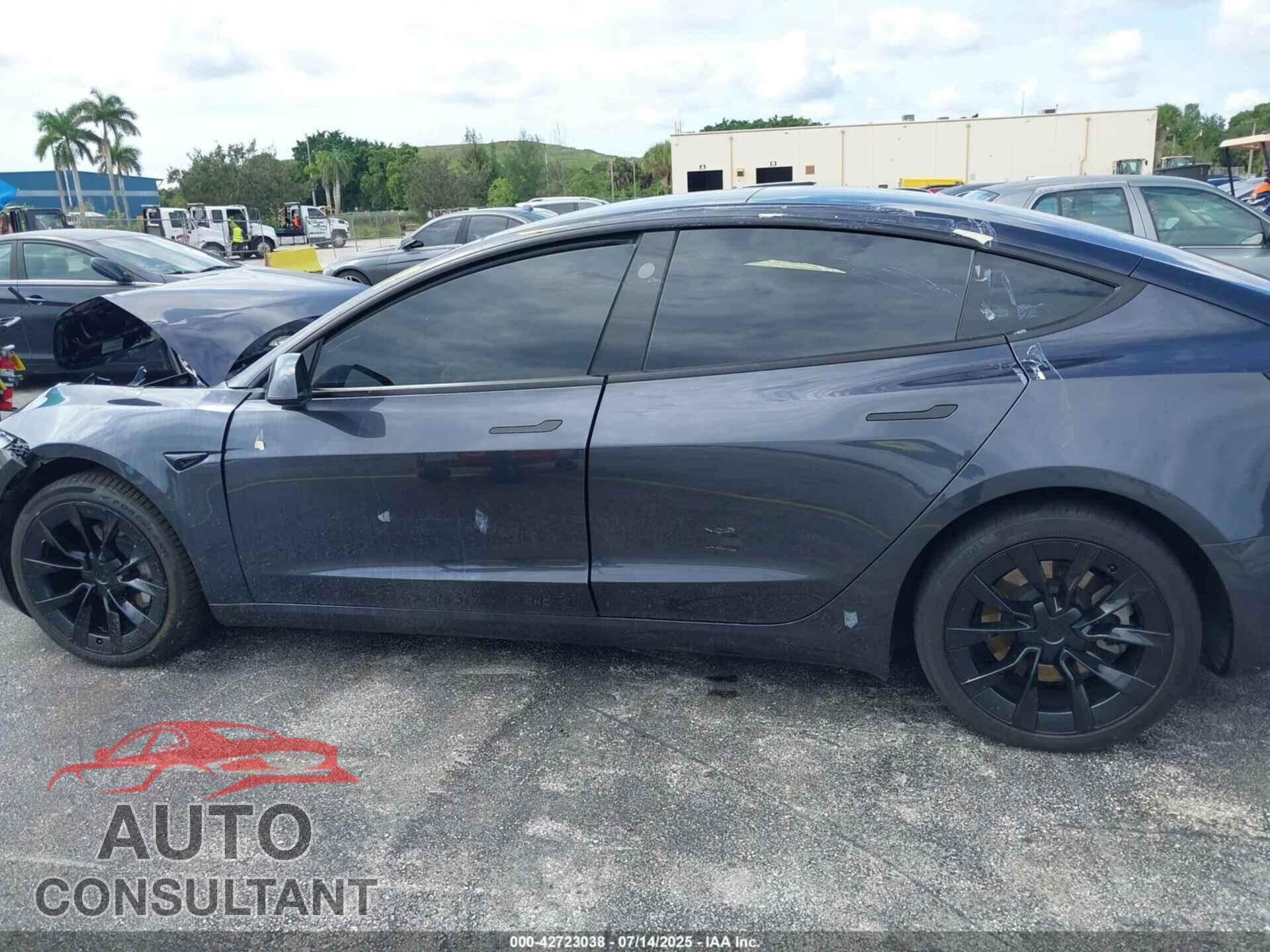 TESLA MODEL 3 2024 - 5YJ3E1EA7RF752606
