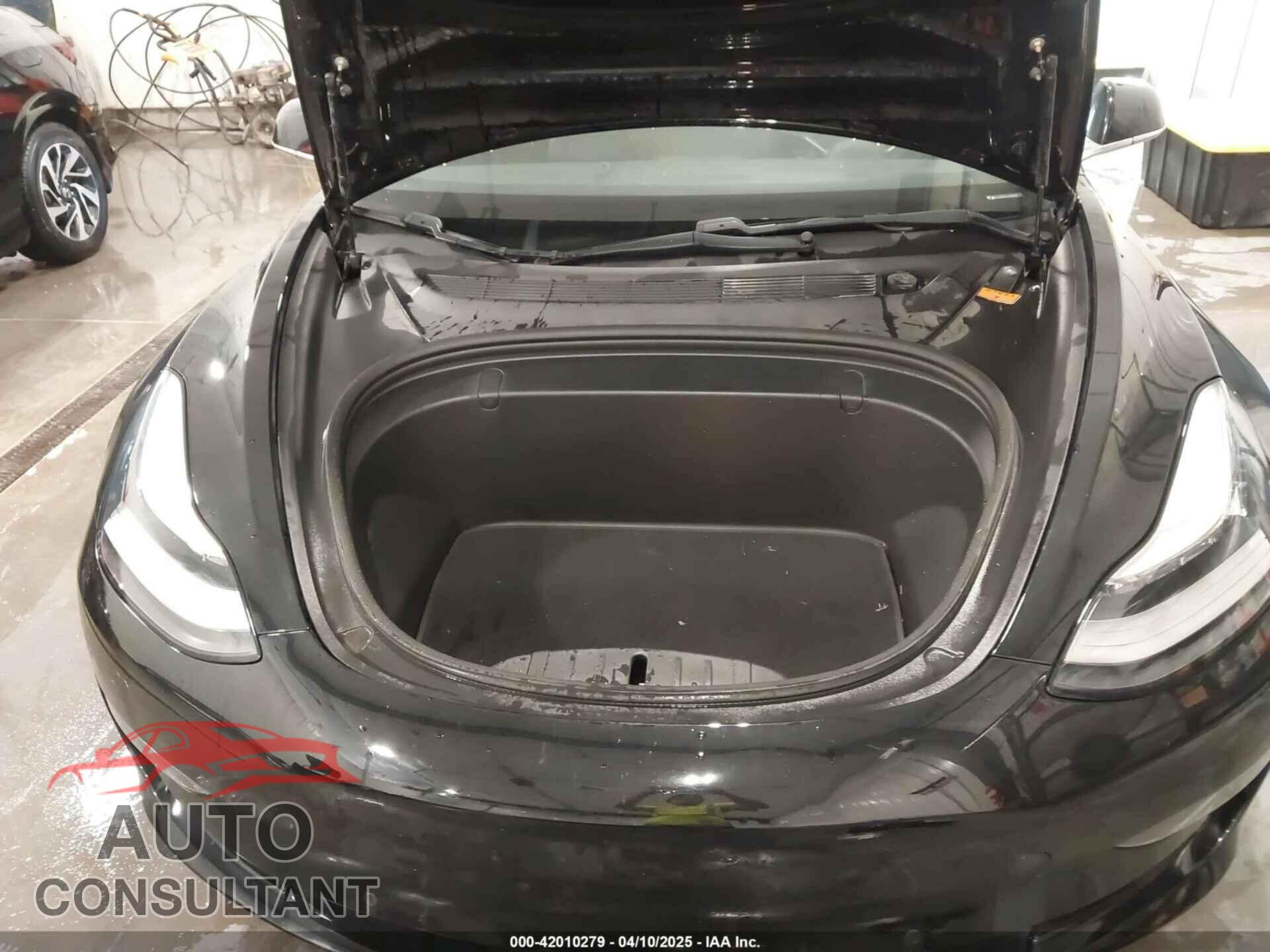 TESLA MODEL 3 2018 - 5YJ3E1EAXJF156572