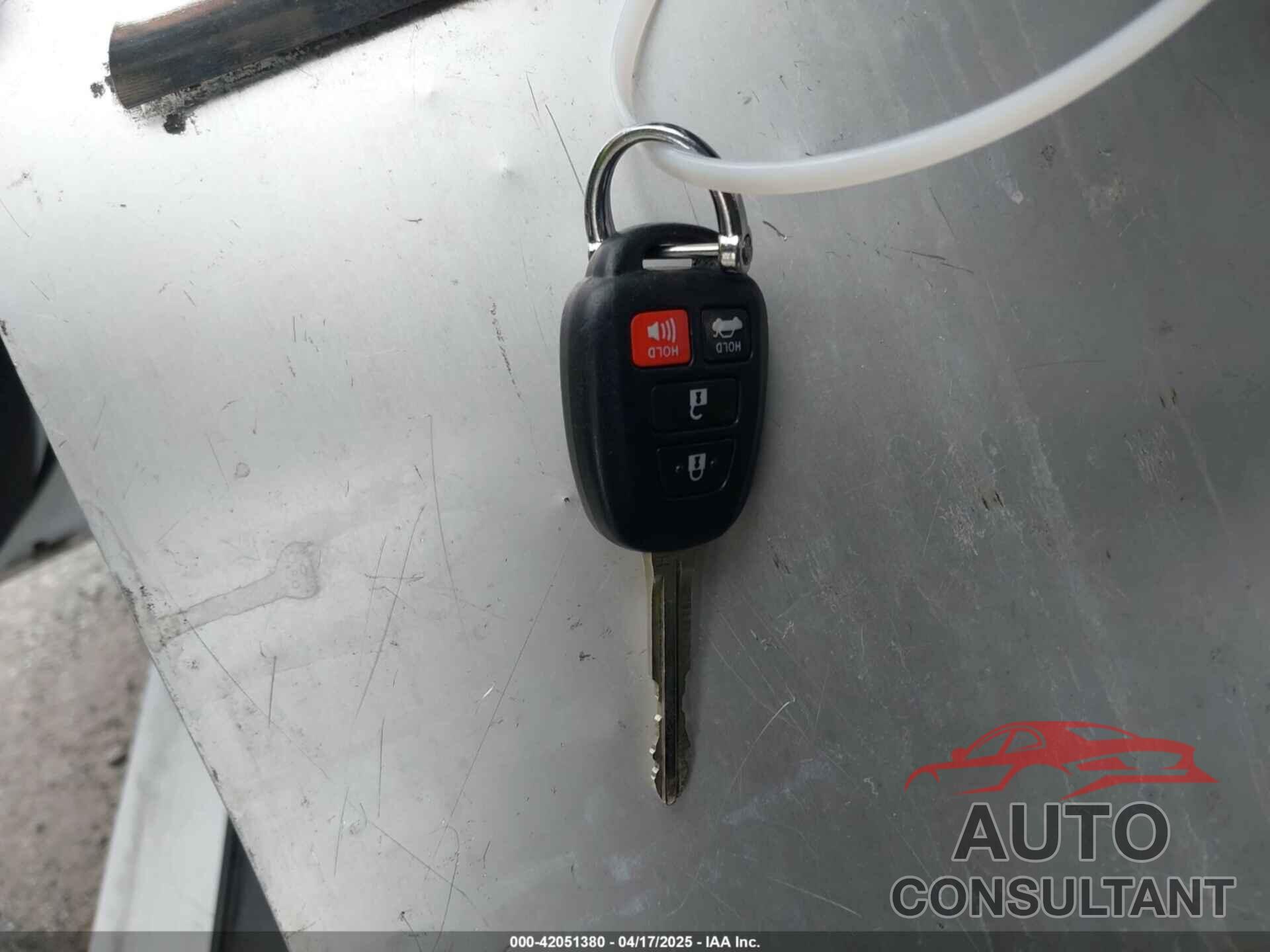 TOYOTA COROLLA 2017 - 5YFBURHE2HP699568