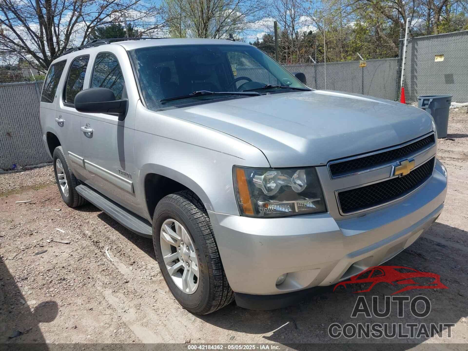 CHEVROLET TAHOE 2011 - 1GNSKBE04BR295679