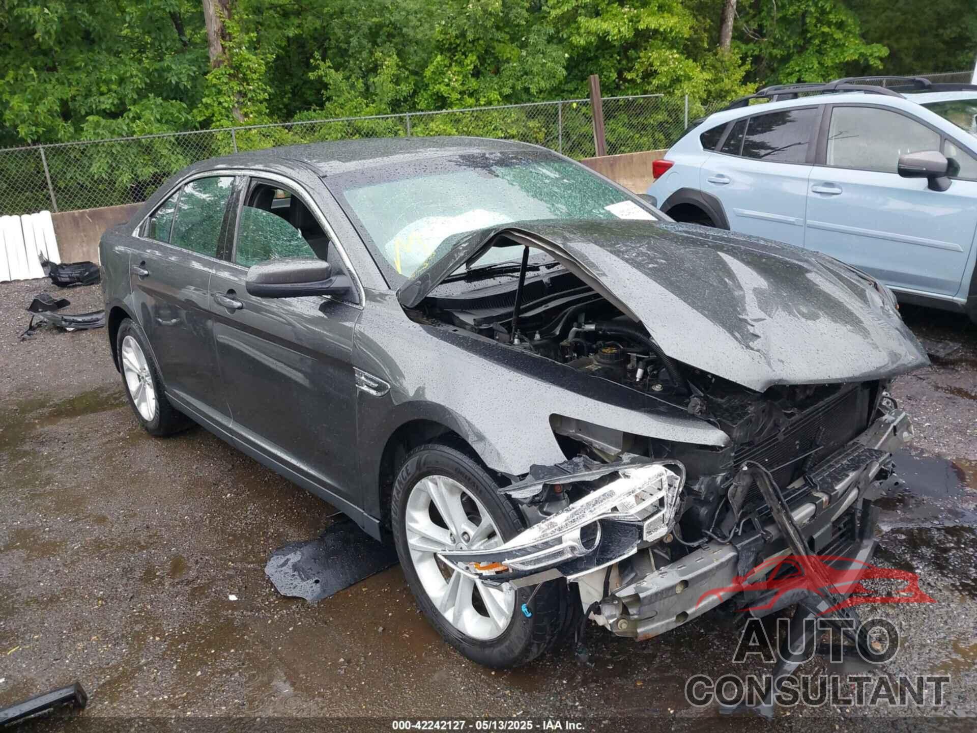 FORD TAURUS 2018 - 1FAHP2E85JG101221