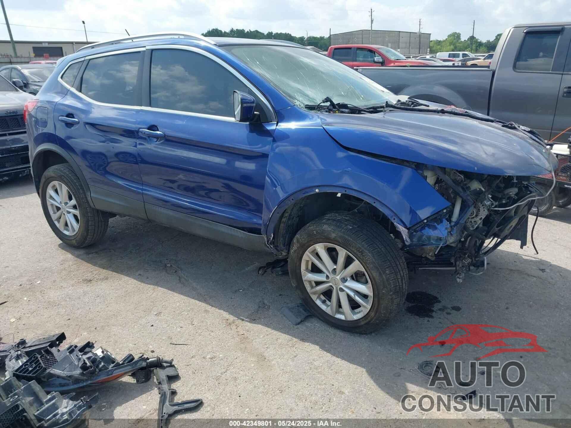 NISSAN ROGUE SPORT 2018 - JN1BJ1CP8JW185596