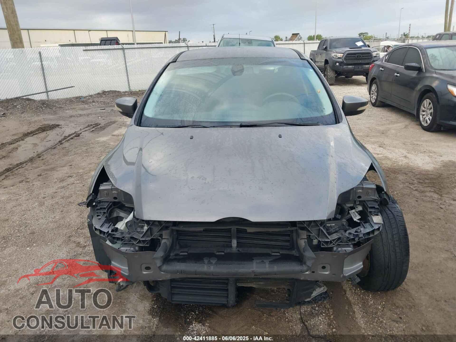 FORD FOCUS 2012 - 1FAHP3M22CL413574