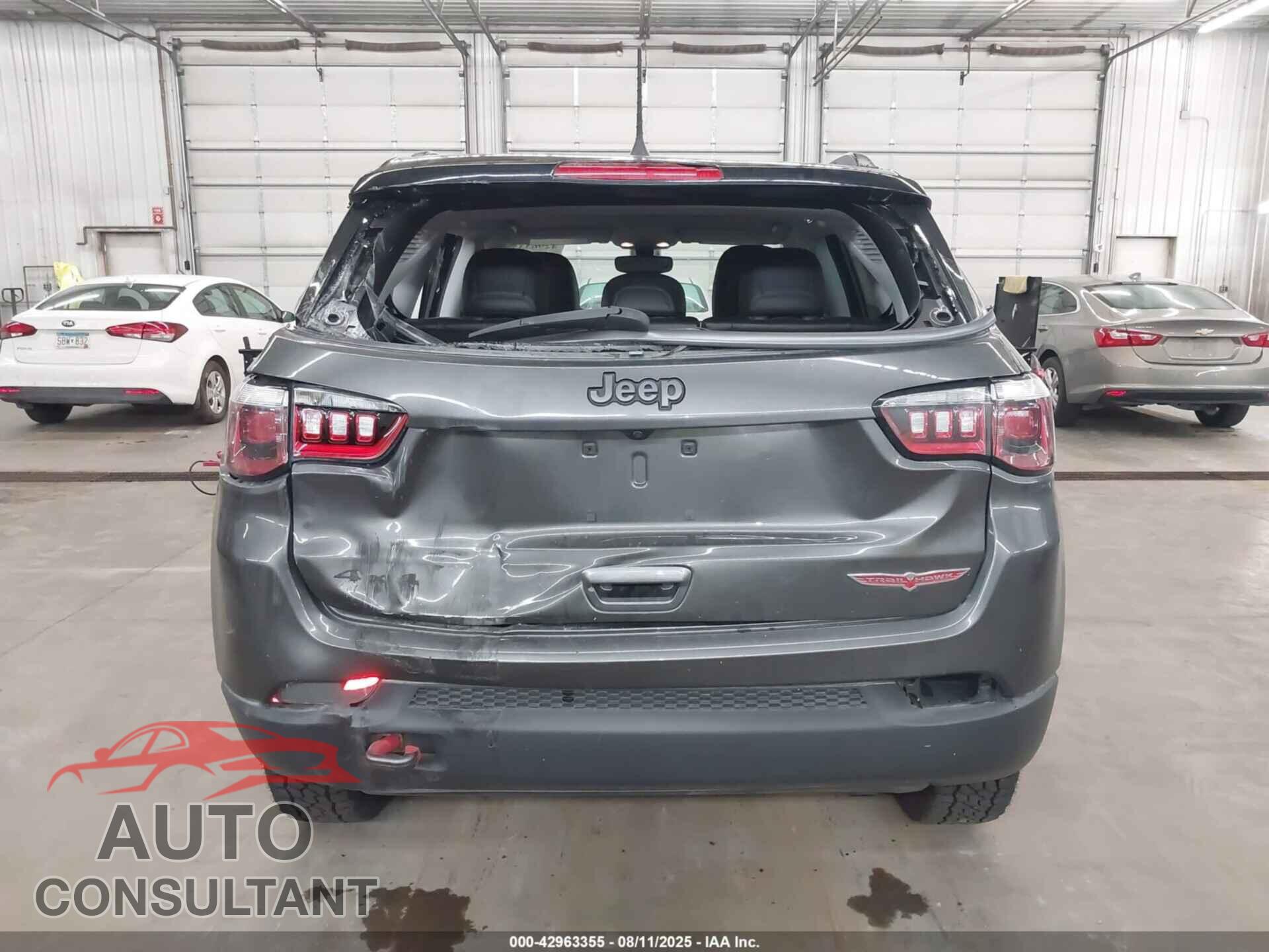 JEEP COMPASS 2018 - 3C4NJDDB5JT419357
