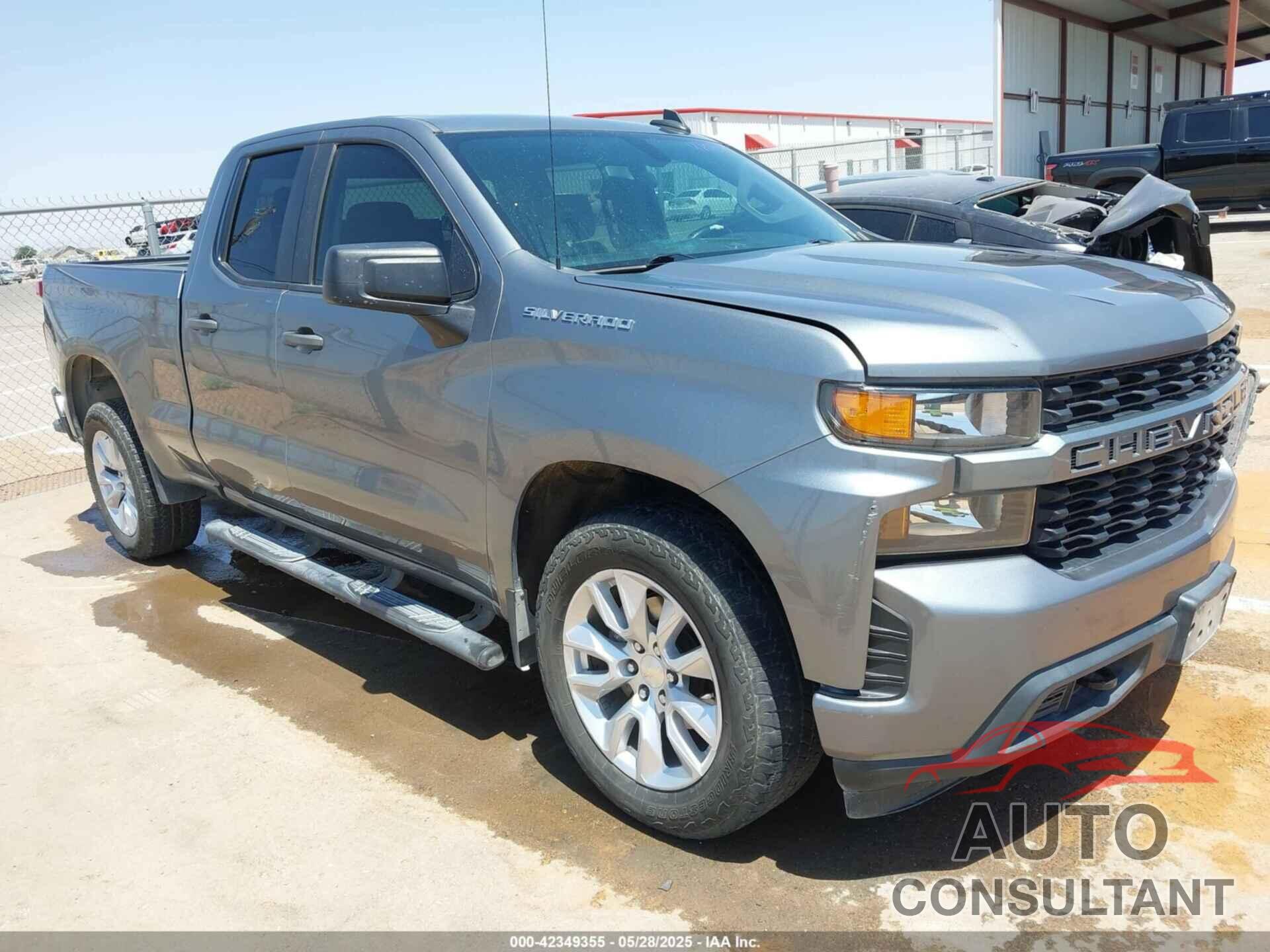 CHEVROLET SILVERADO 1500 2020 - 1GCRWBEK9LZ228042
