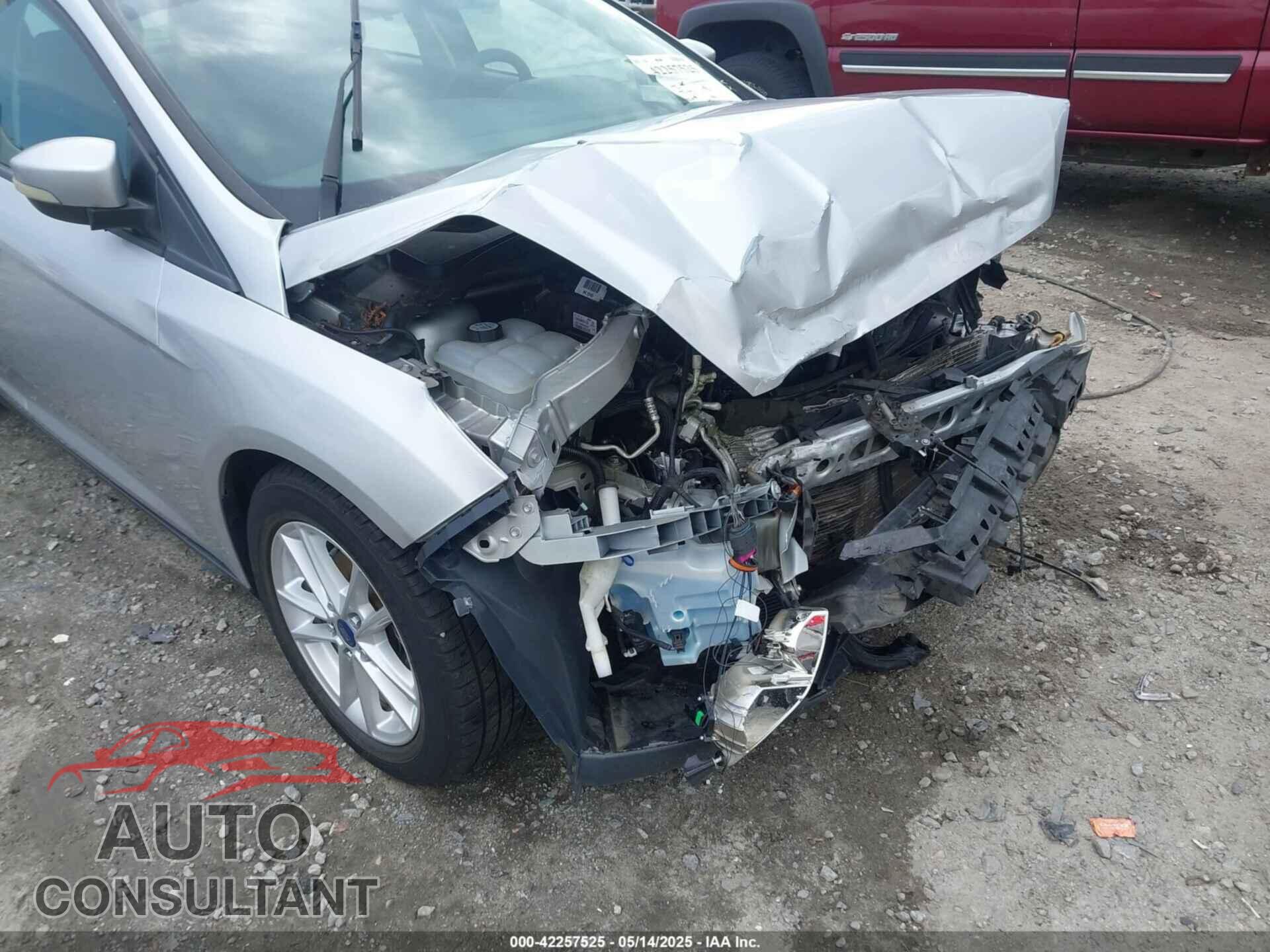 FORD FOCUS 2015 - 1FADP3F25FL371739