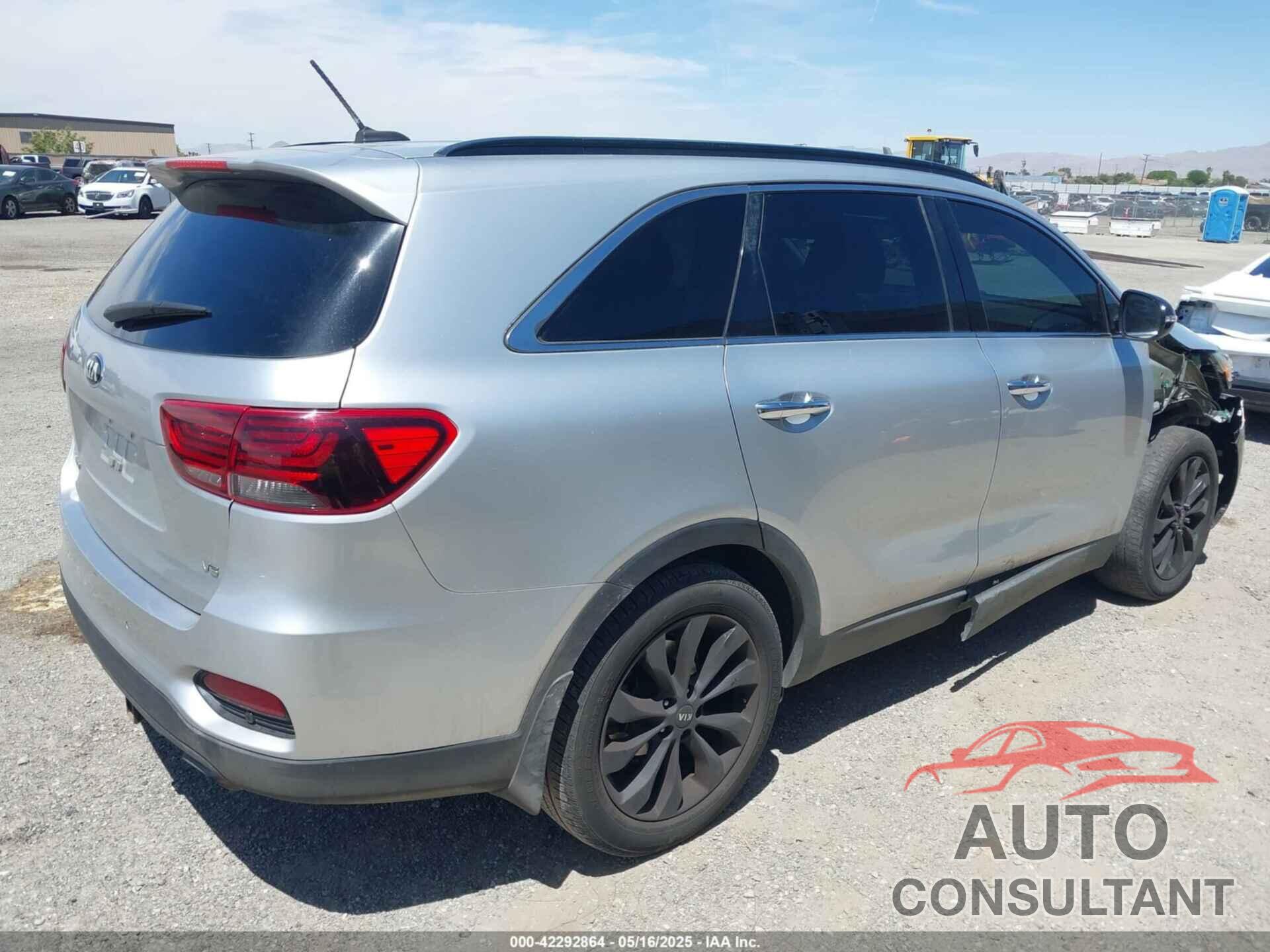 KIA SORENTO 2019 - 5XYPG4A51KG596857