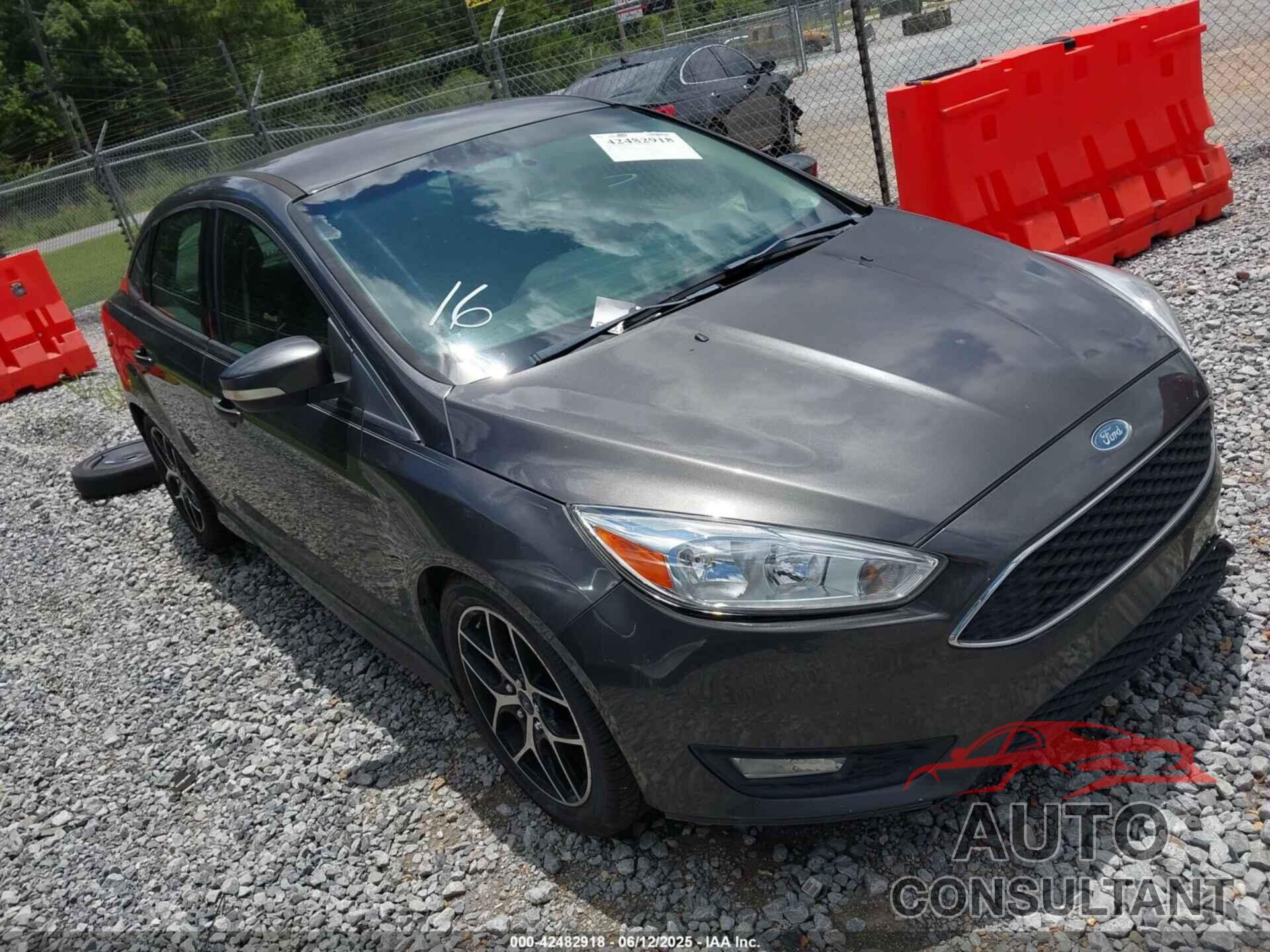 FORD FOCUS 2016 - 1FADP3F2XGL279785