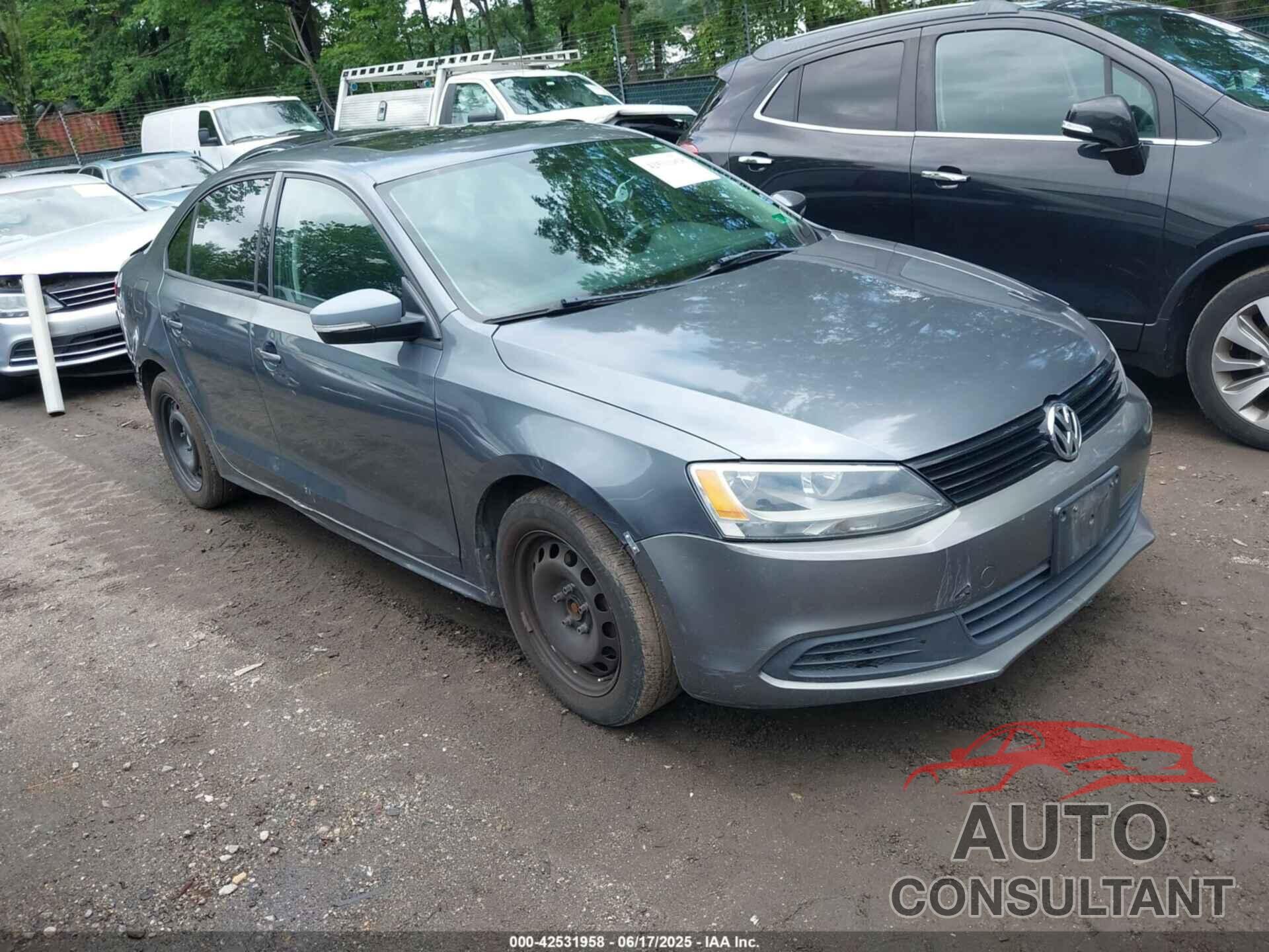 VOLKSWAGEN JETTA 2011 - 3VWDZ7AJ7BM046428