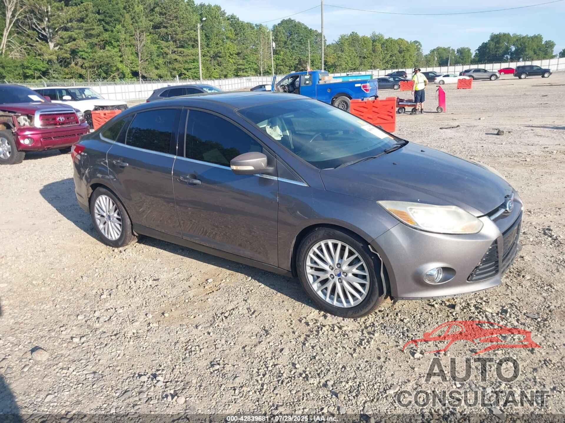FORD FOCUS 2012 - 1FAHP3H26CL131951