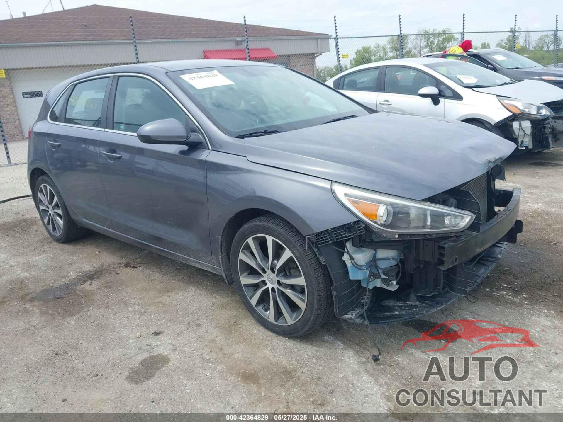 HYUNDAI ELANTRA GT 2018 - KMHH35LE1JU038115