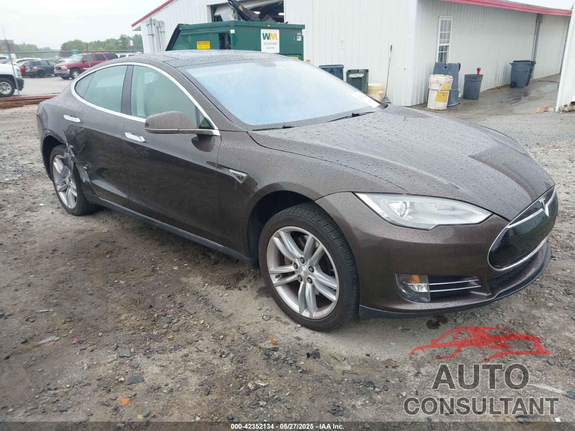 TESLA MODEL S 2013 - 5YJSA1CG0DFP14013