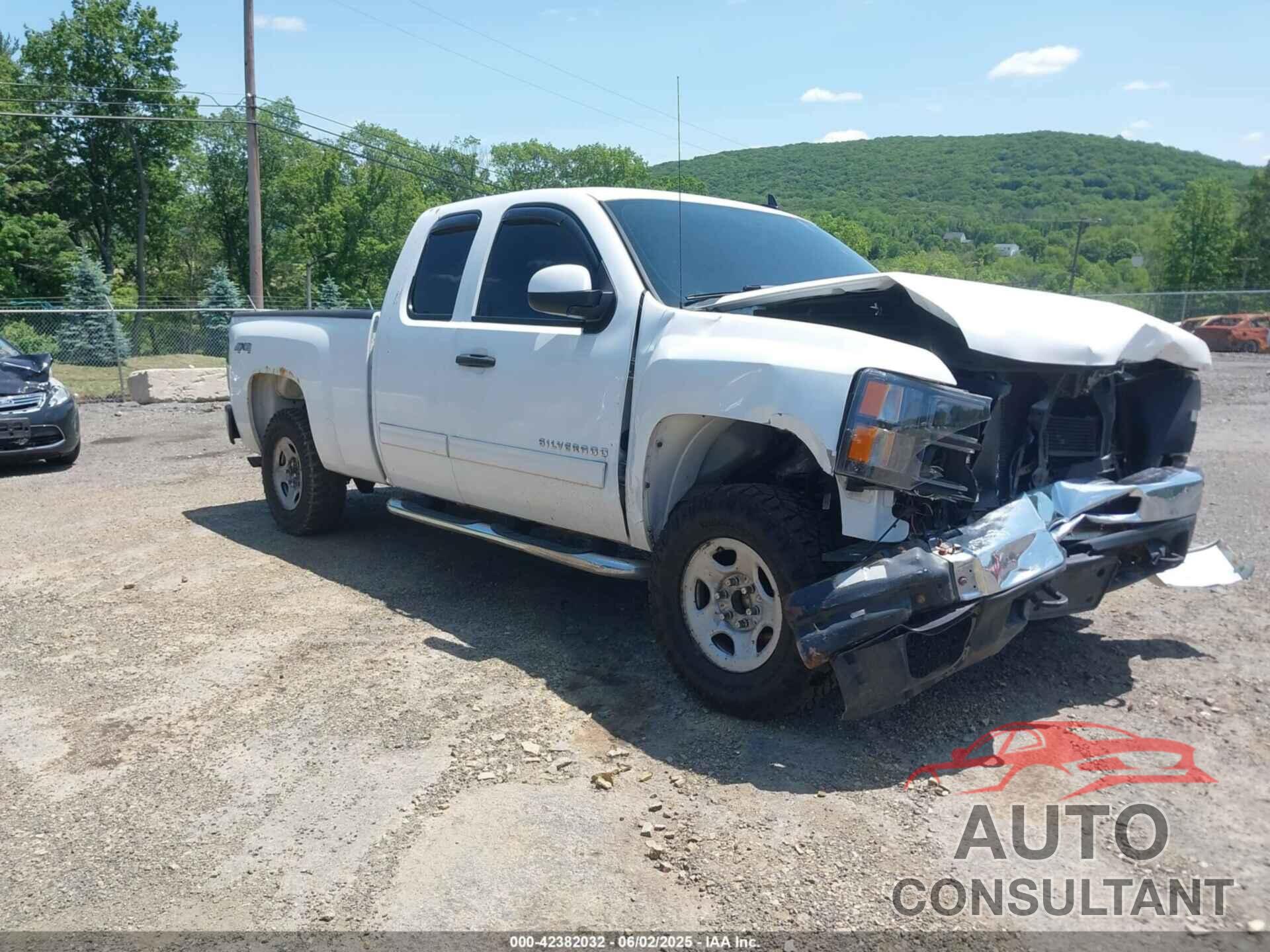 CHEVROLET SILVERADO 1500 2011 - 1GCRKREAXBZ313160