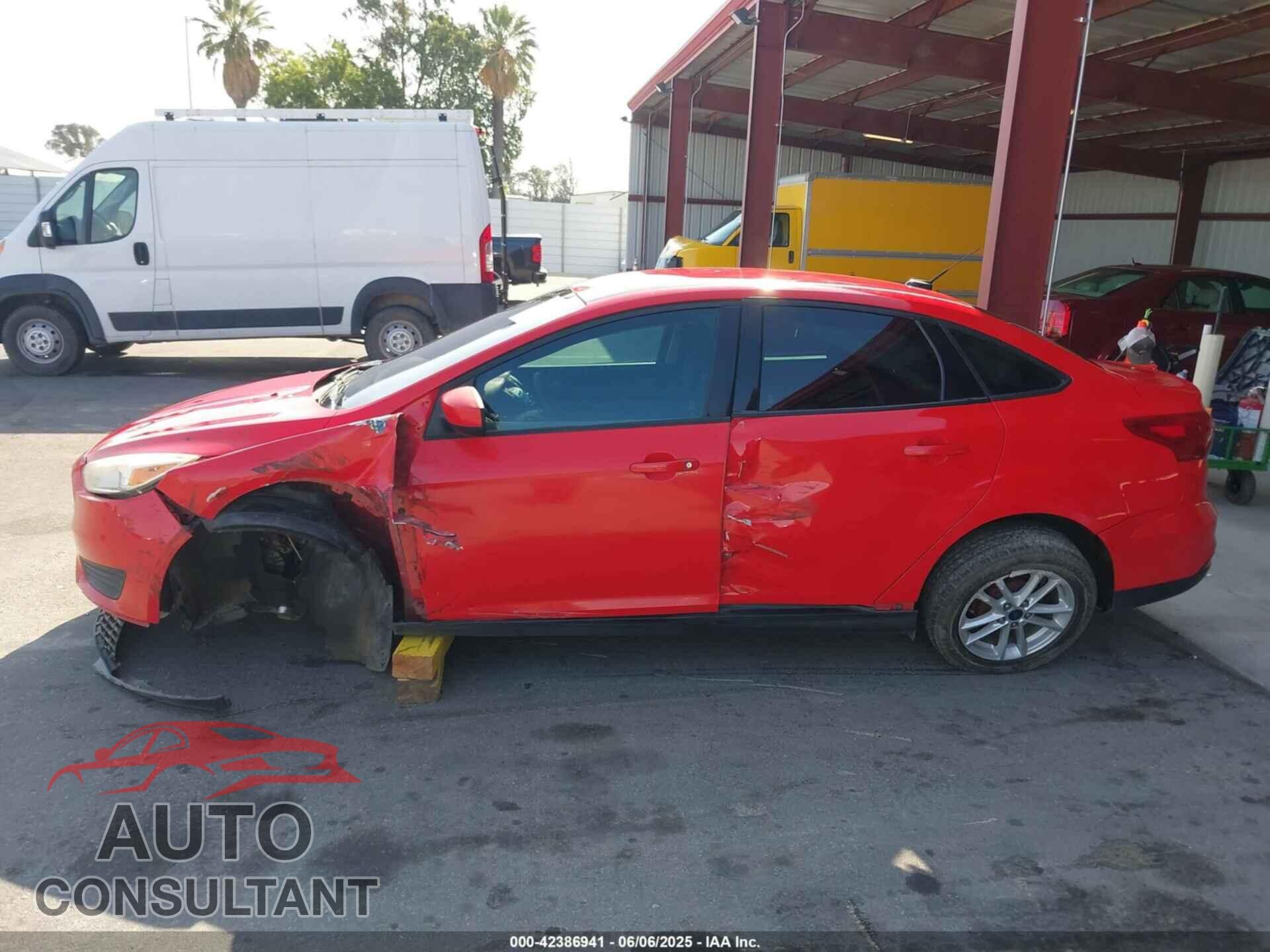 FORD FOCUS 2016 - 1FADP3F2XGL286476