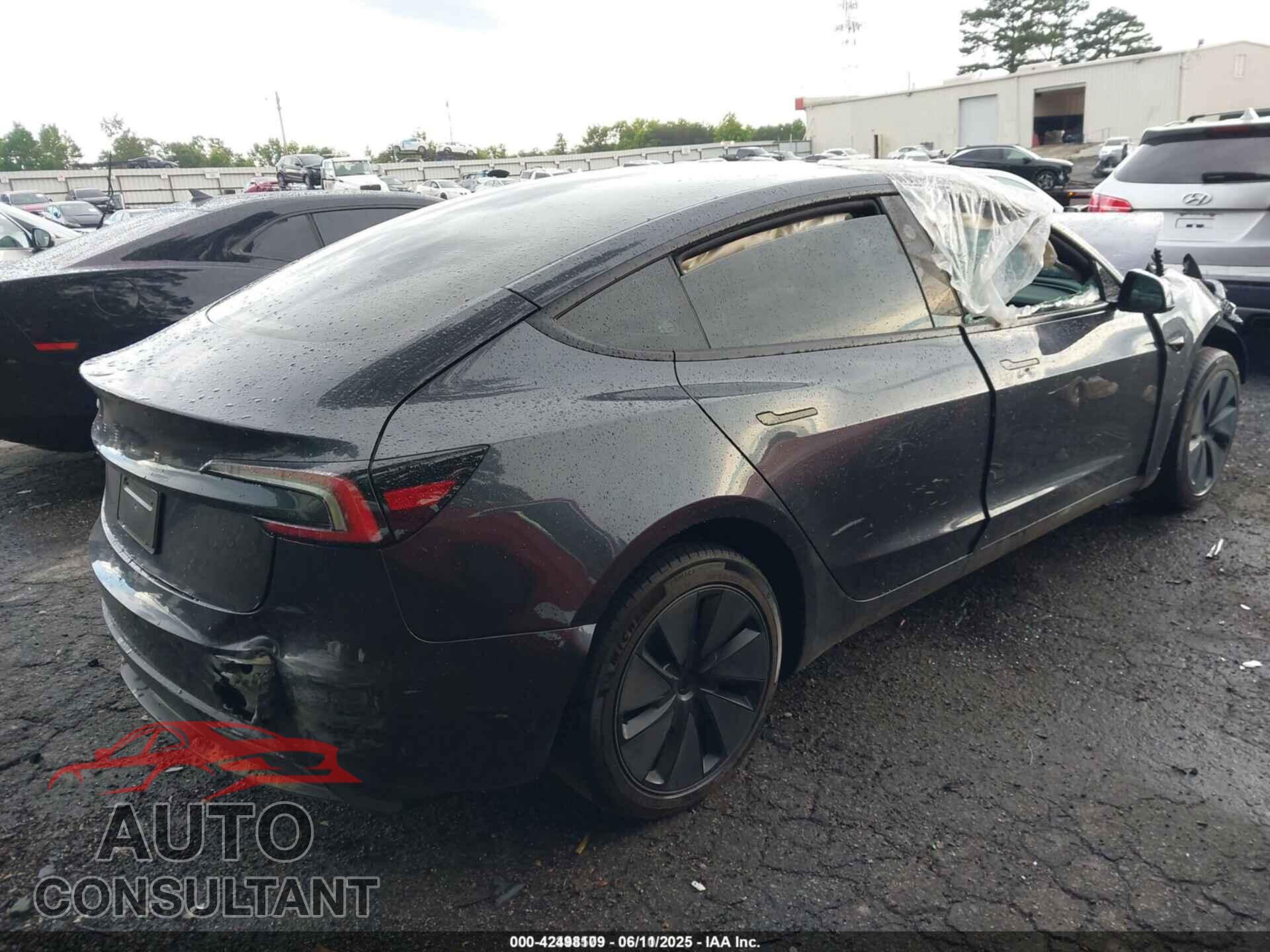 TESLA MODEL 3 2024 - 5YJ3E1EA7RF847893
