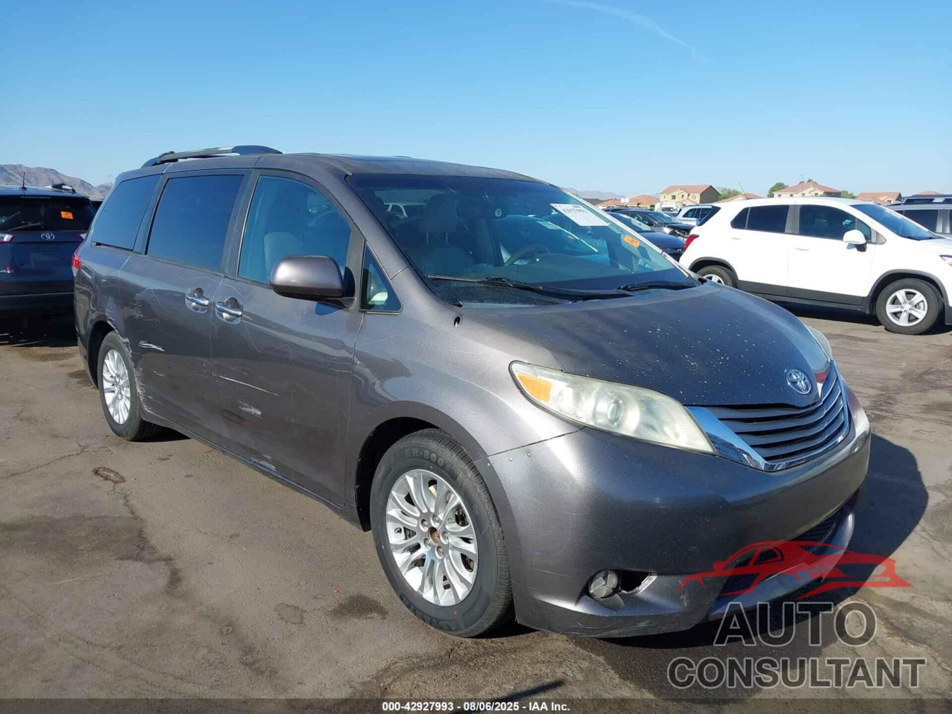 TOYOTA SIENNA 2013 - 5TDYK3DC2DS341325
