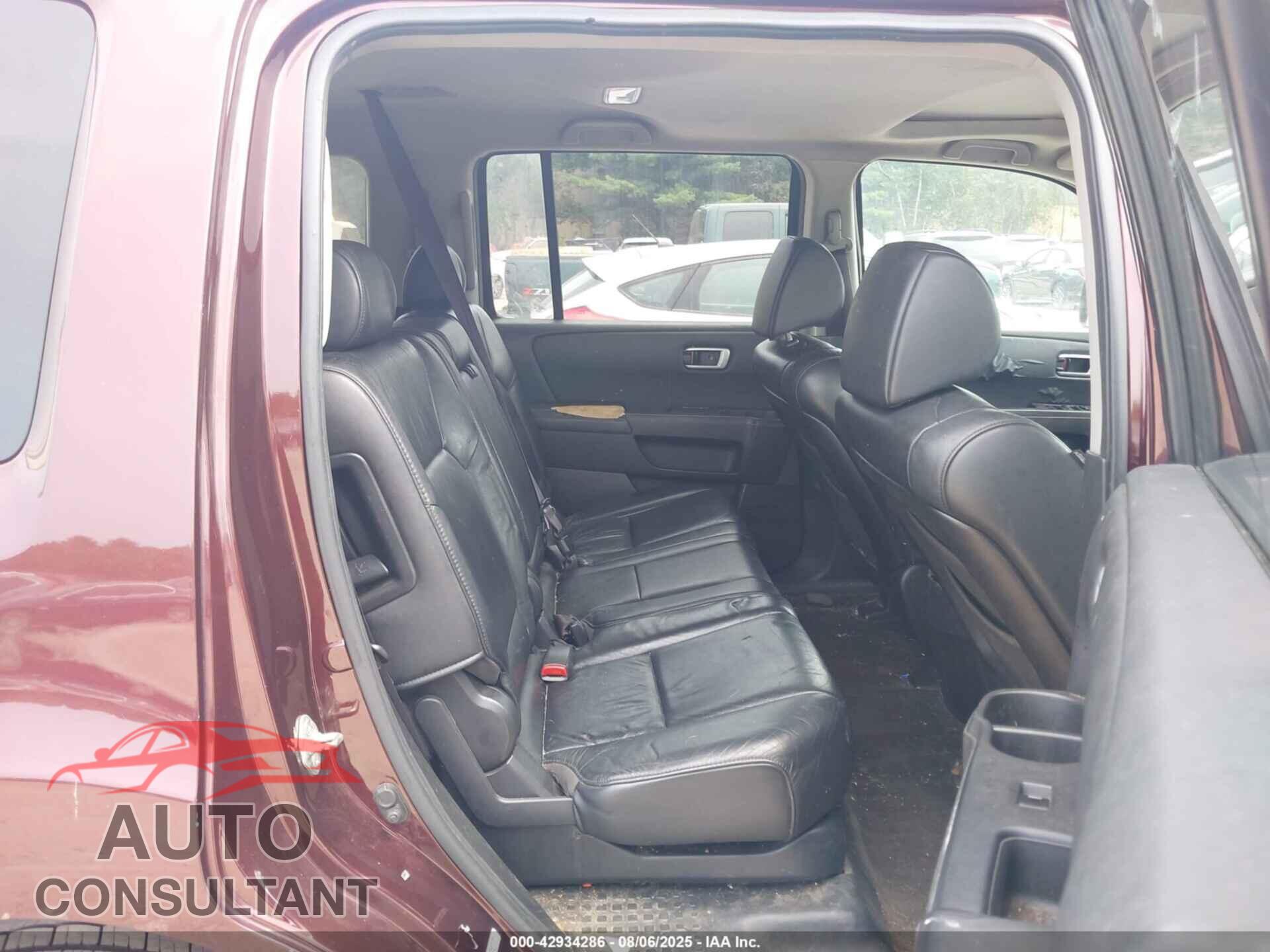 HONDA PILOT 2011 - 5FNYF4H51BB004586