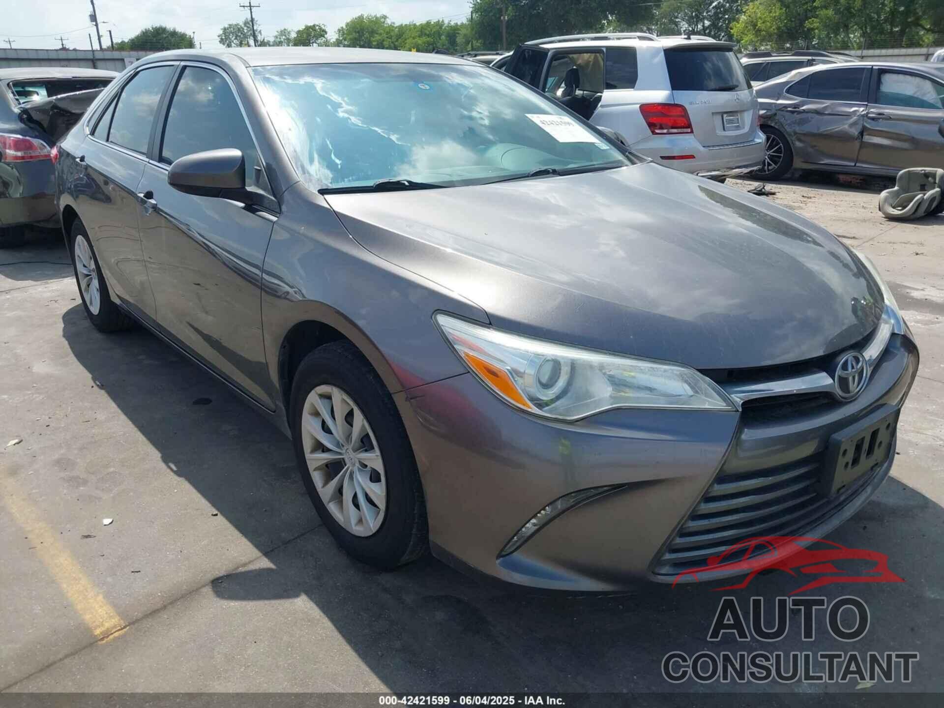 TOYOTA CAMRY 2015 - 4T4BF1FK8FR470561