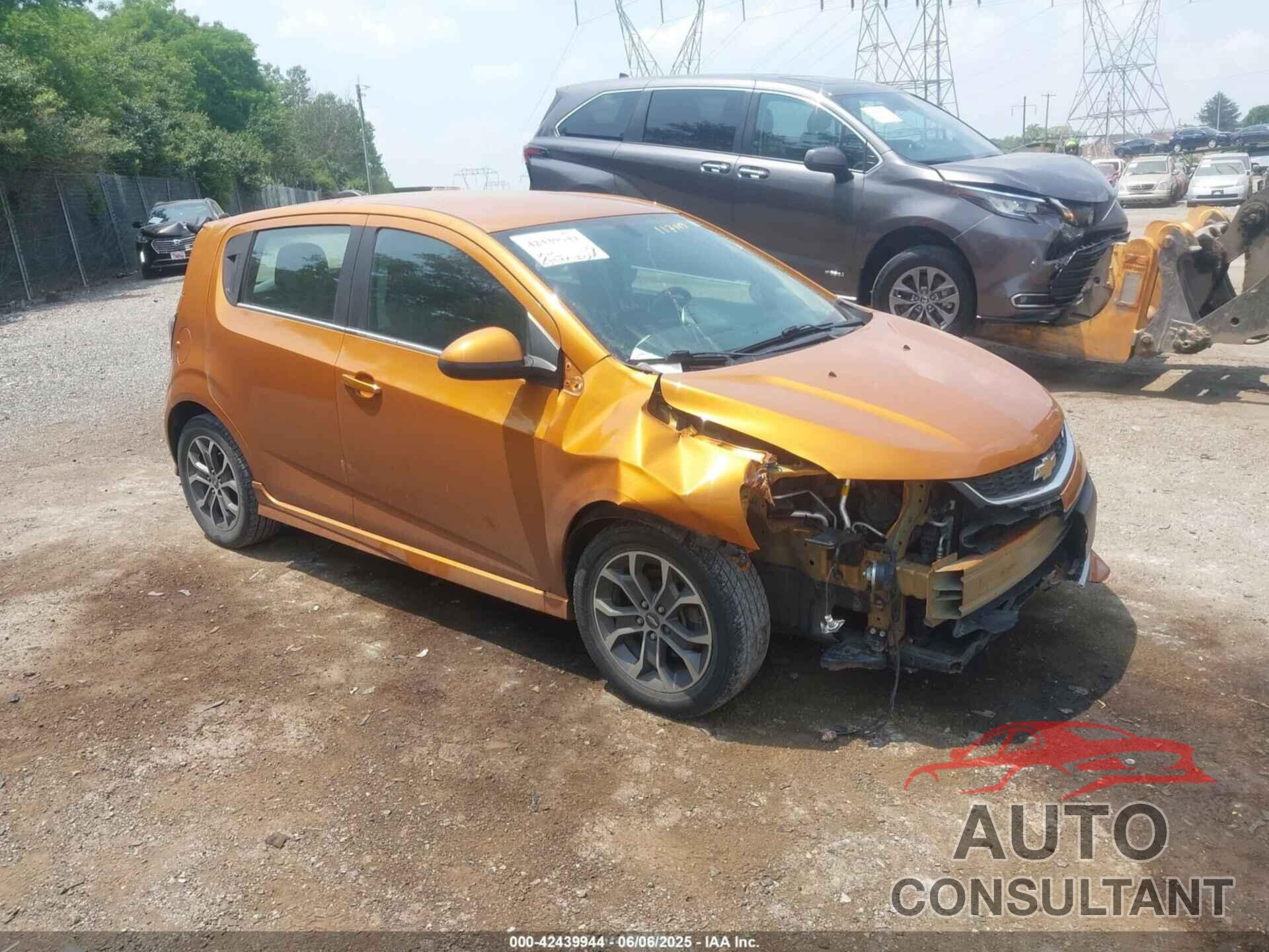 CHEVROLET SONIC 2017 - 1G1JD6SG0H4117449