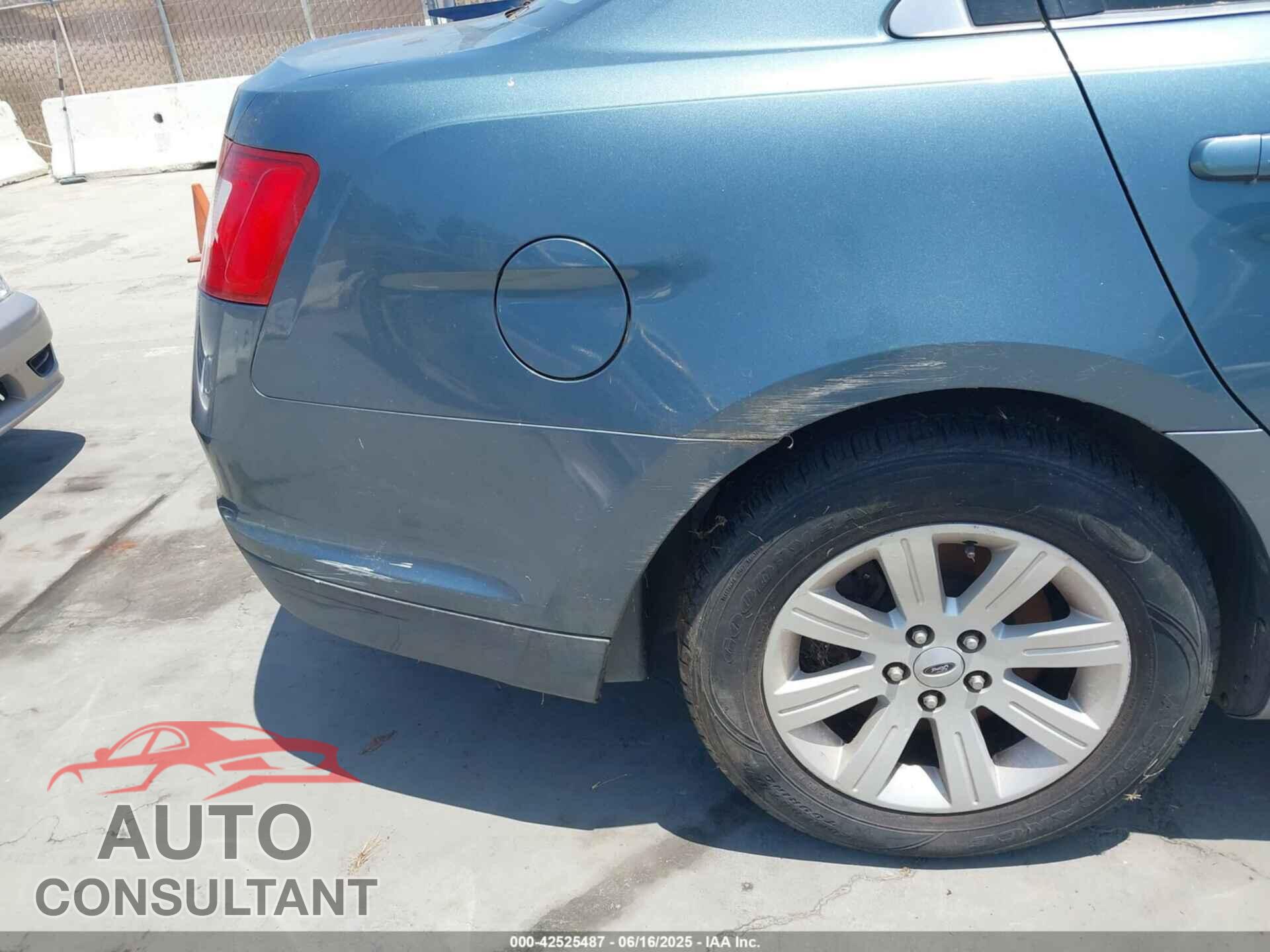 FORD TAURUS 2010 - 1FAHP2DW4AG139488